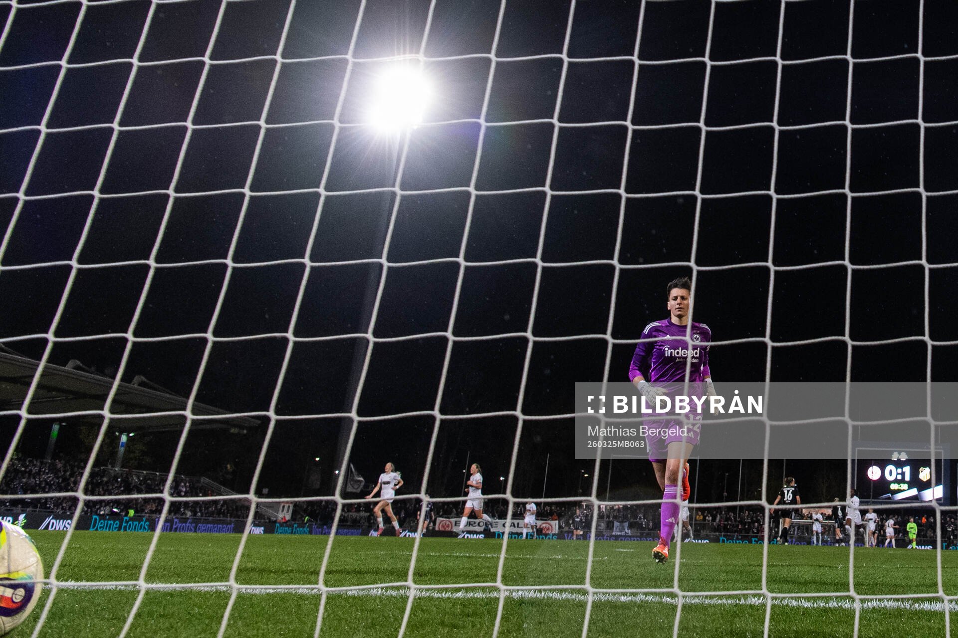 Goalkeeper Lina Altenburg of Eintracht Frankfurt looks