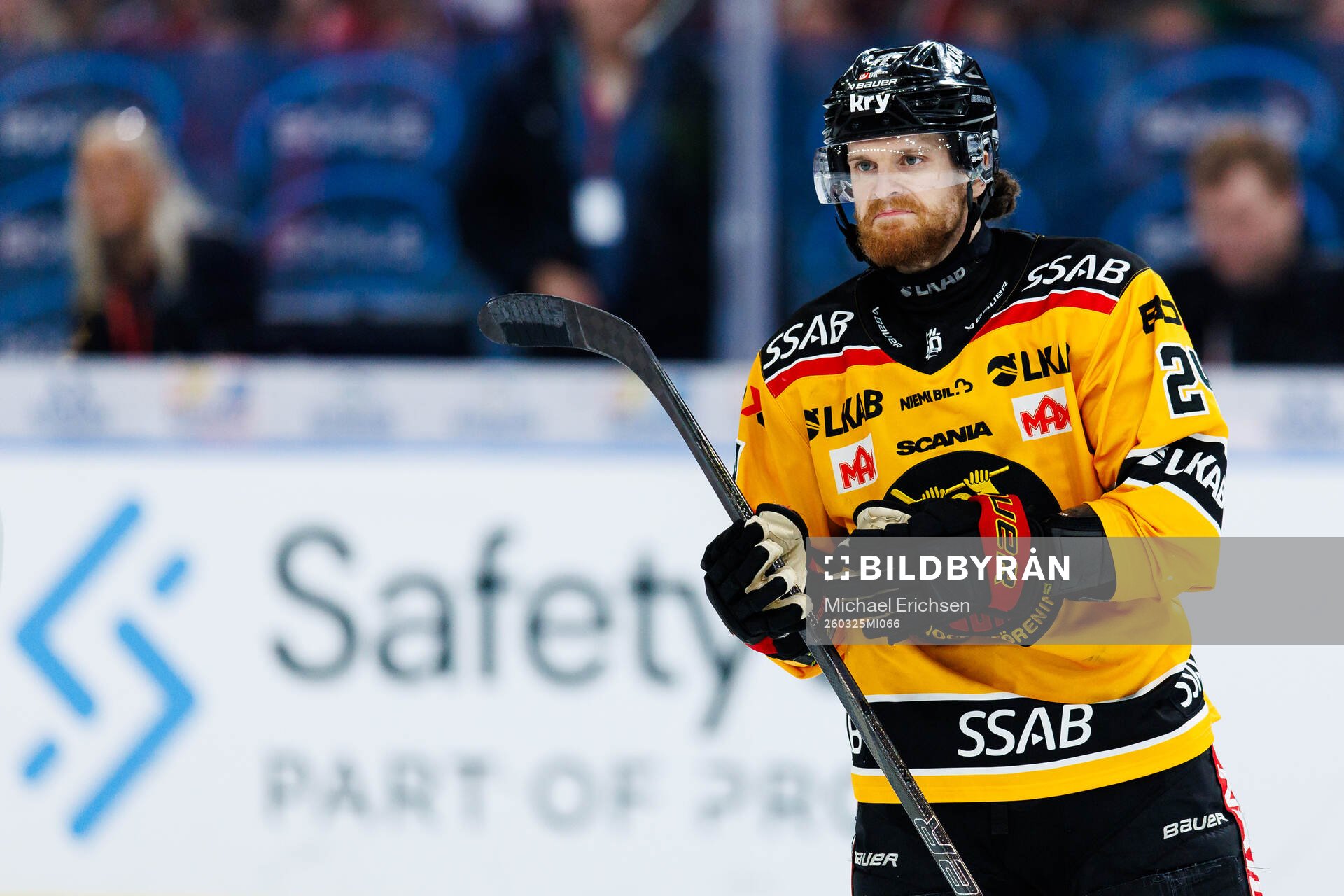 Luleås Brendan Shinnimin lämnar isen