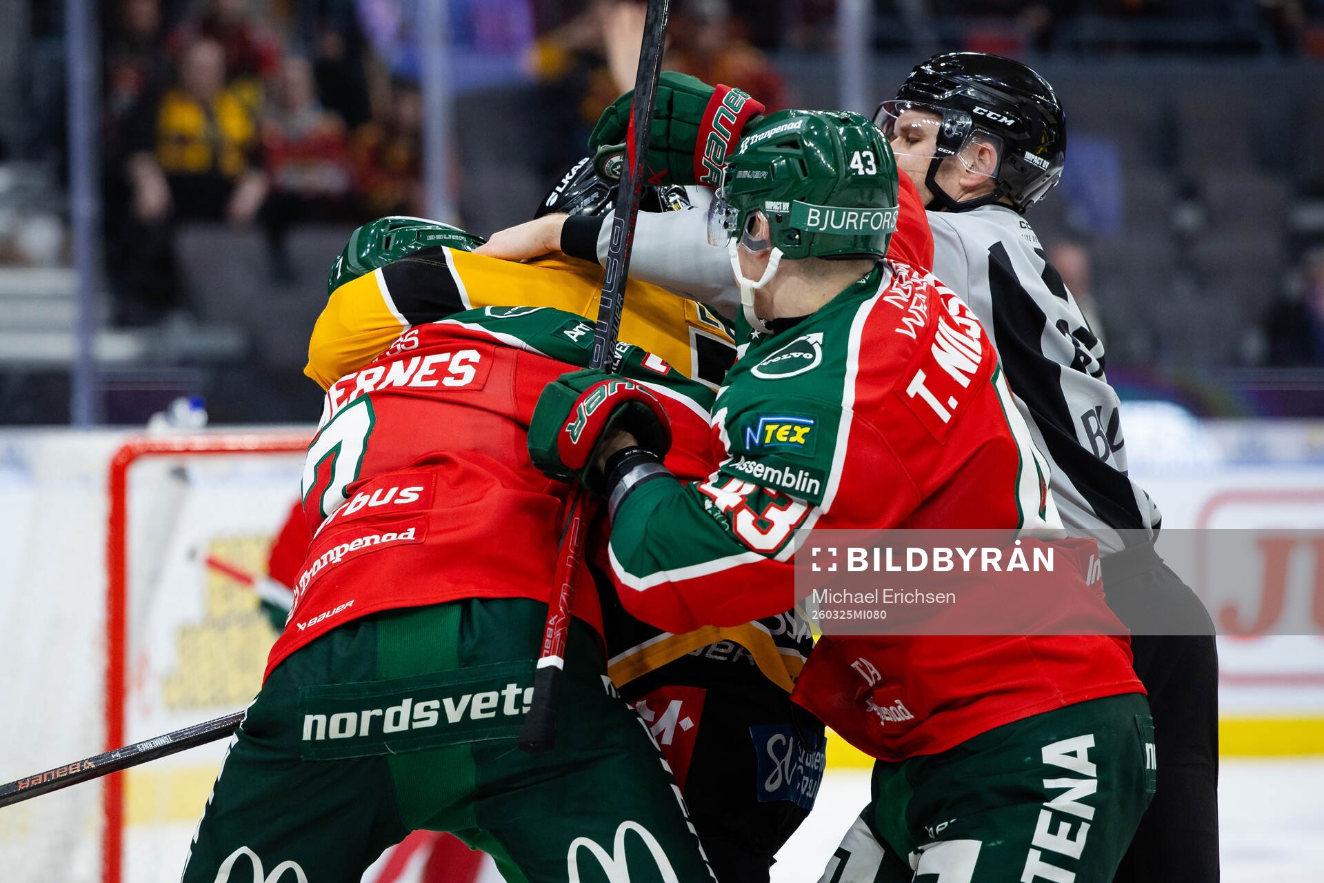 Frölundas Henrik Tömmernes och Luleås Anton Levtchi