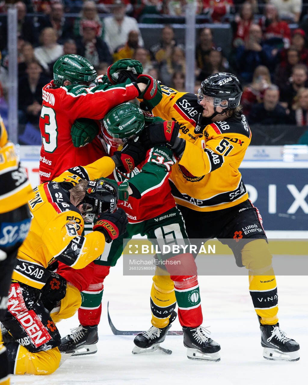 Frölundas Tom Nilsson och Noah Hasa i fight med Luleås