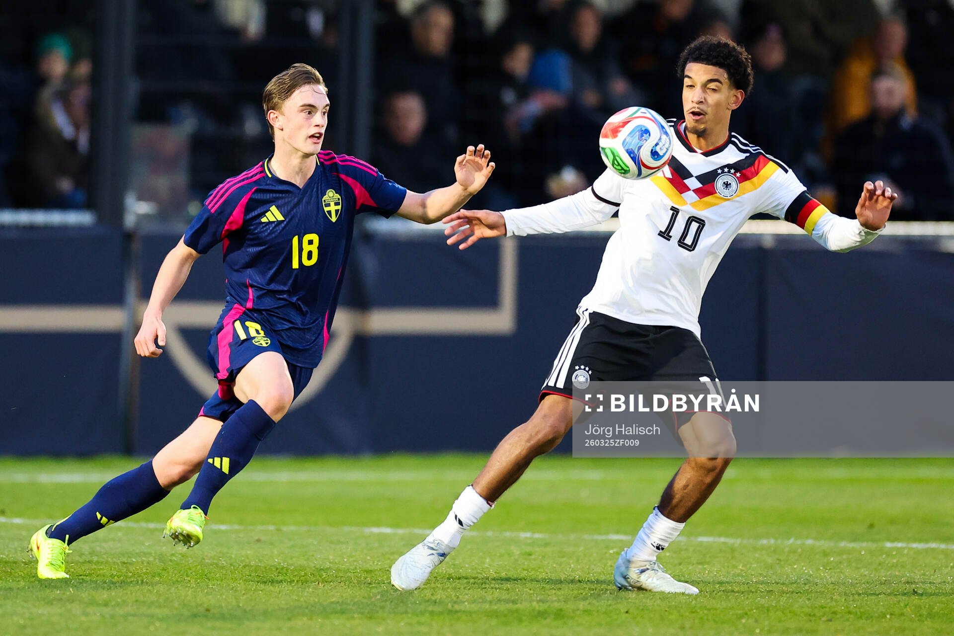 Yannick Geiger of Sweden and Francis Onyeka of Germany