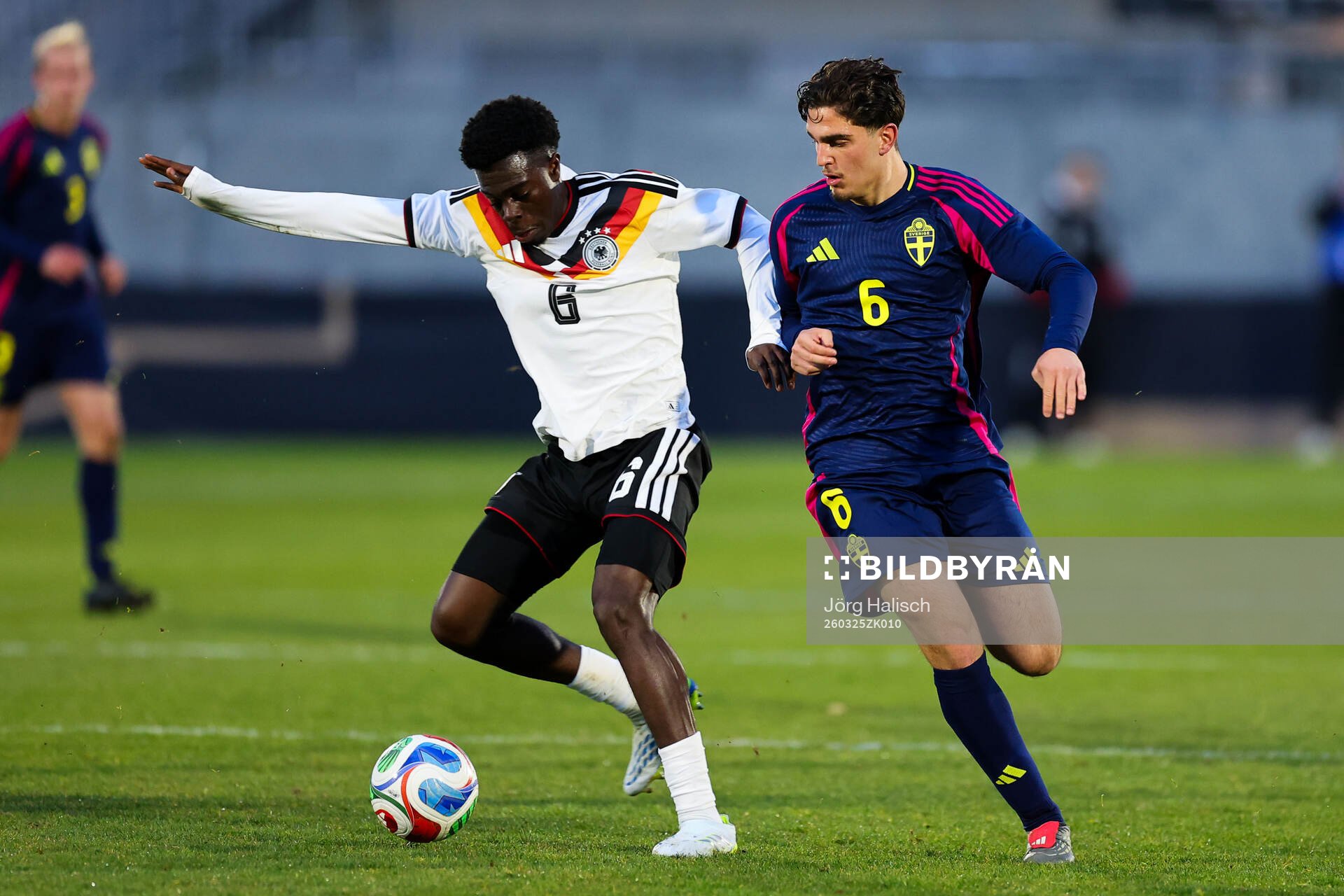 Luis Engelns of Germany and Adrian Lahdo of Sweden