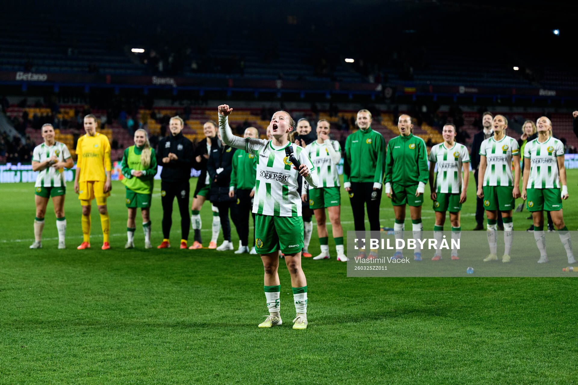 Fanny Peterson of Hammarby celebrates