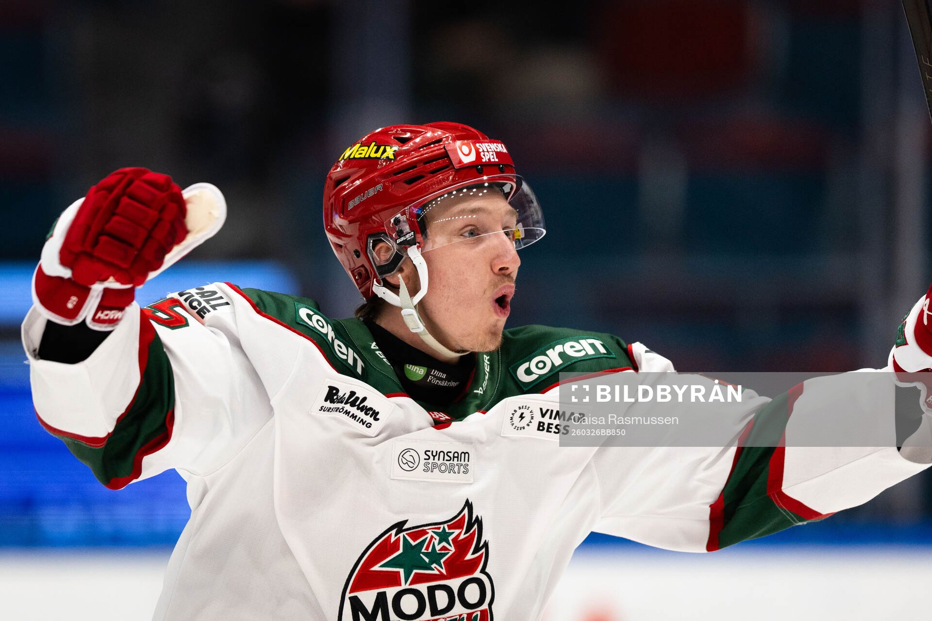 Modos Carl Mattsson jublar