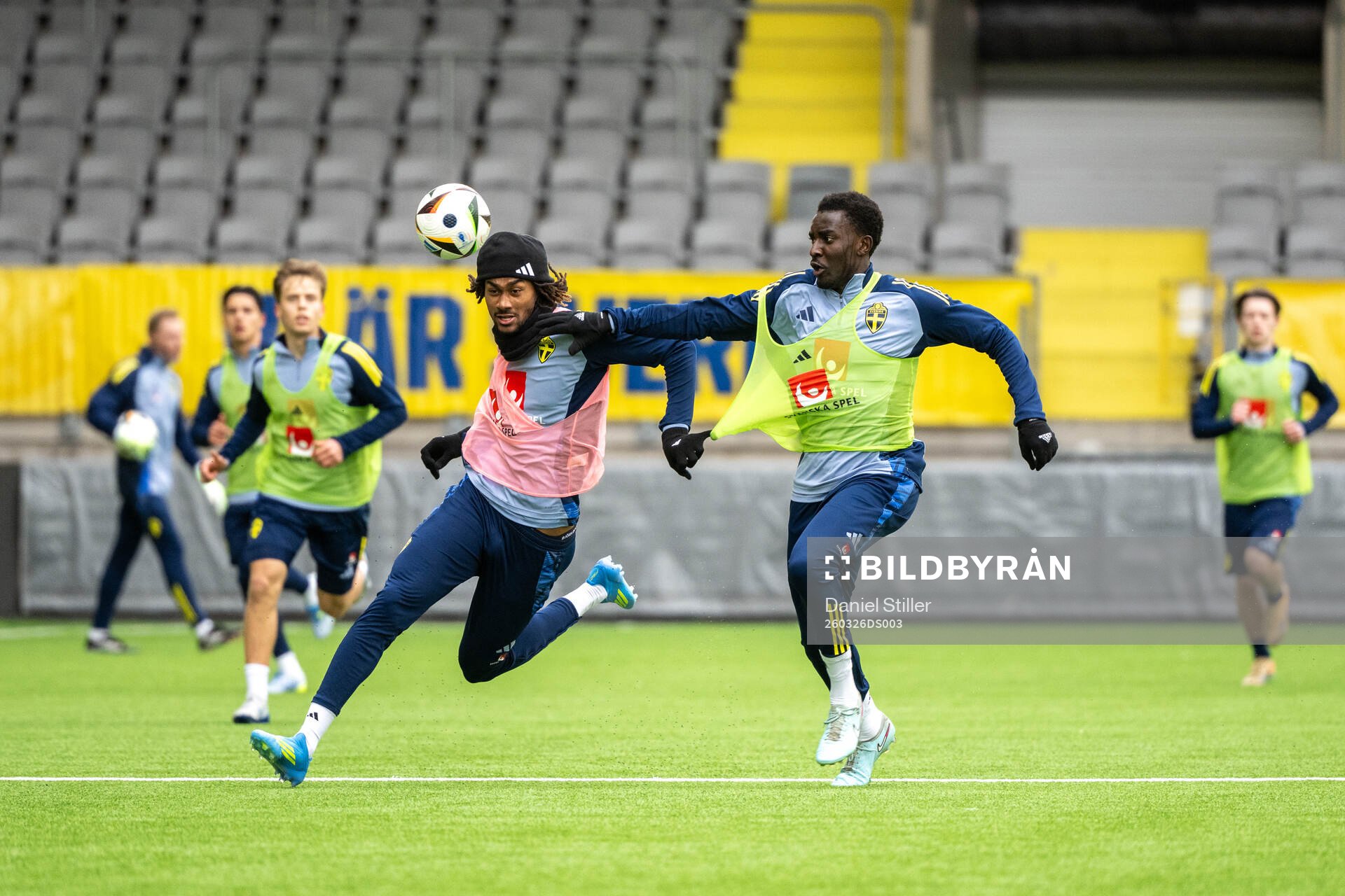 Jonah Kusi-Asare and Genesis Antwi  of Sweden's U21