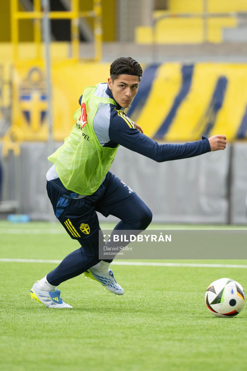 Matteo Perez Vinlöf of Sweden's U21 national football team