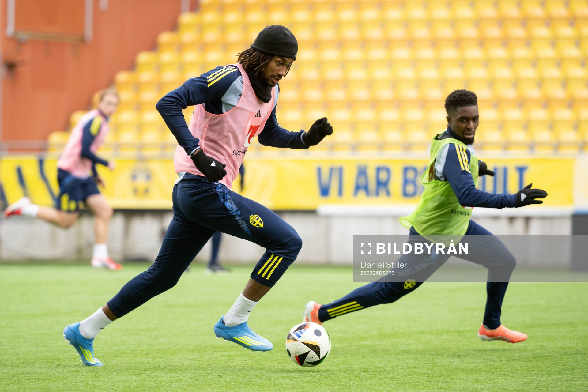 Jonah Kusi Asare  and Jardell Kanga of Sweden's U21