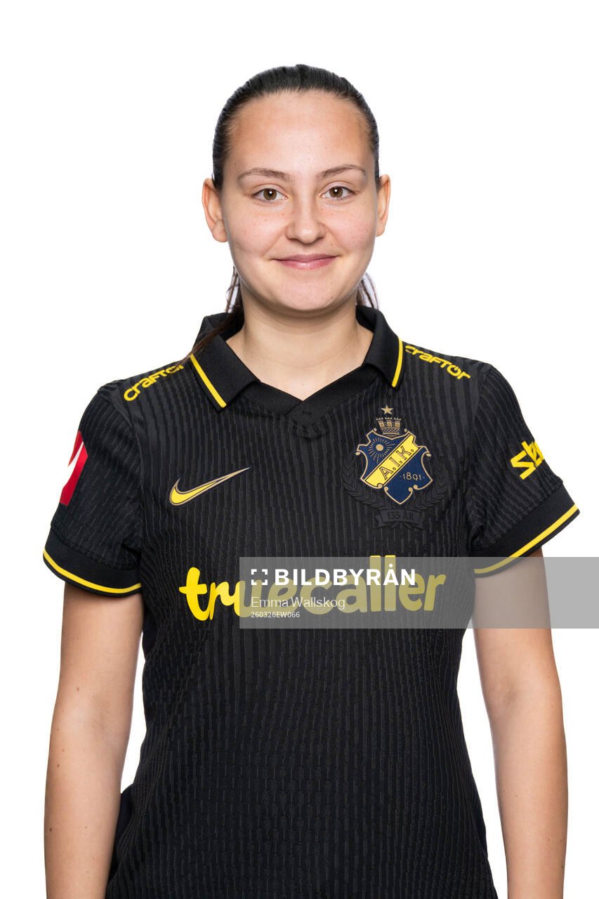 Janelle Yilmaz