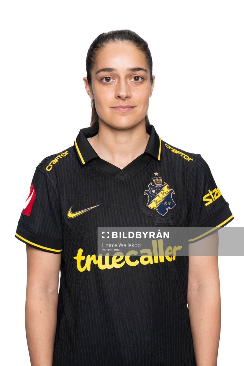 Daniella Famili