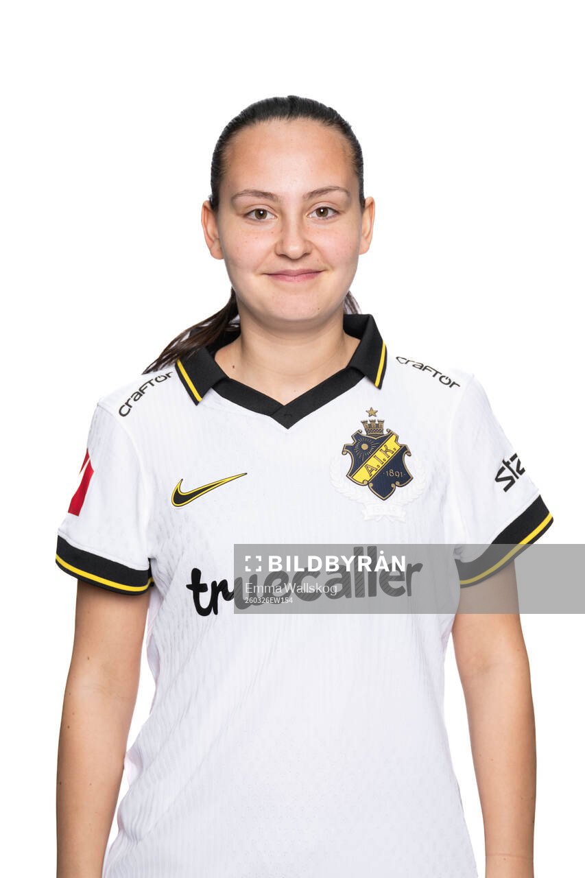 Janelle Yilmaz