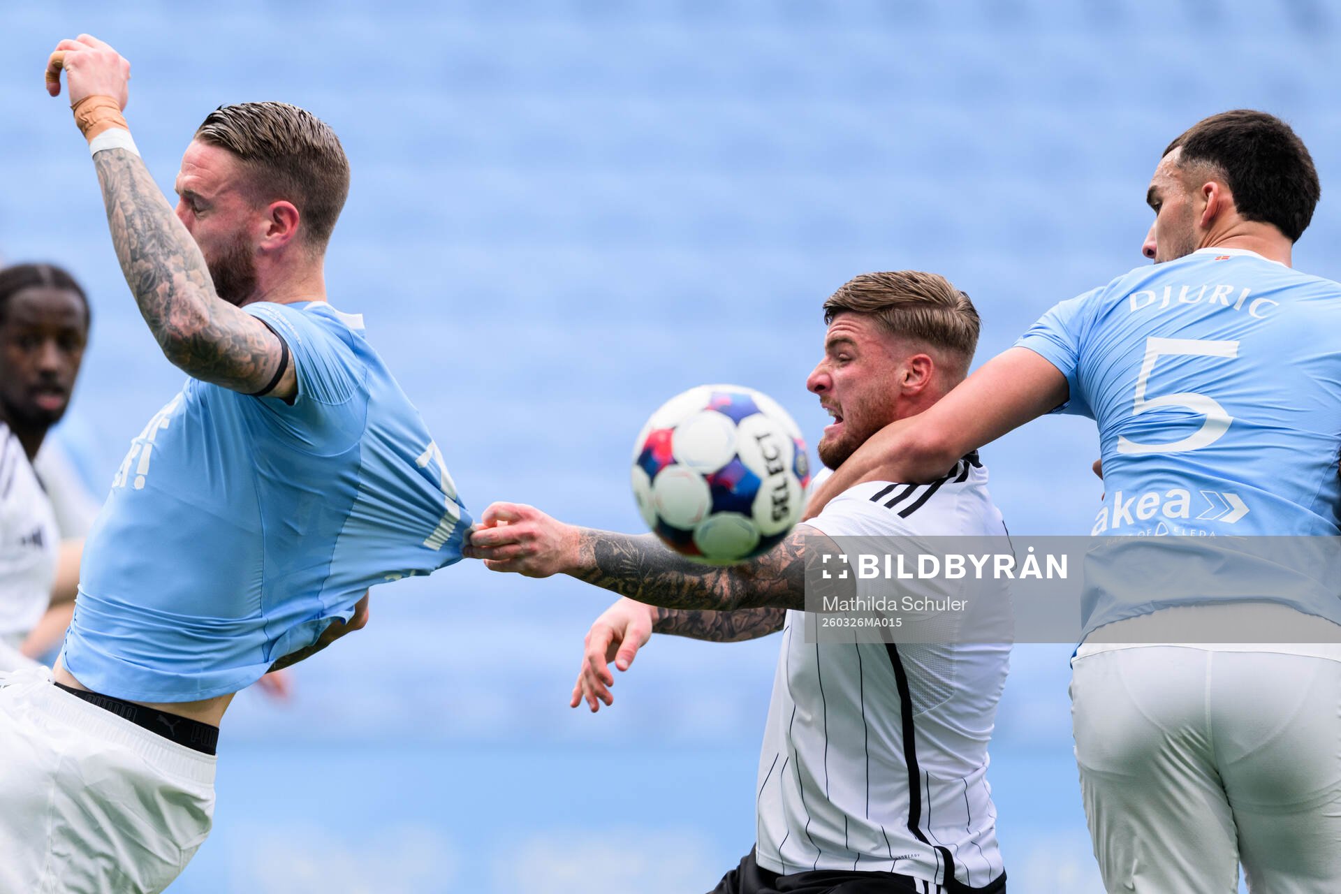 Malmö FFs Pontus Jansson och Landskronas Markus