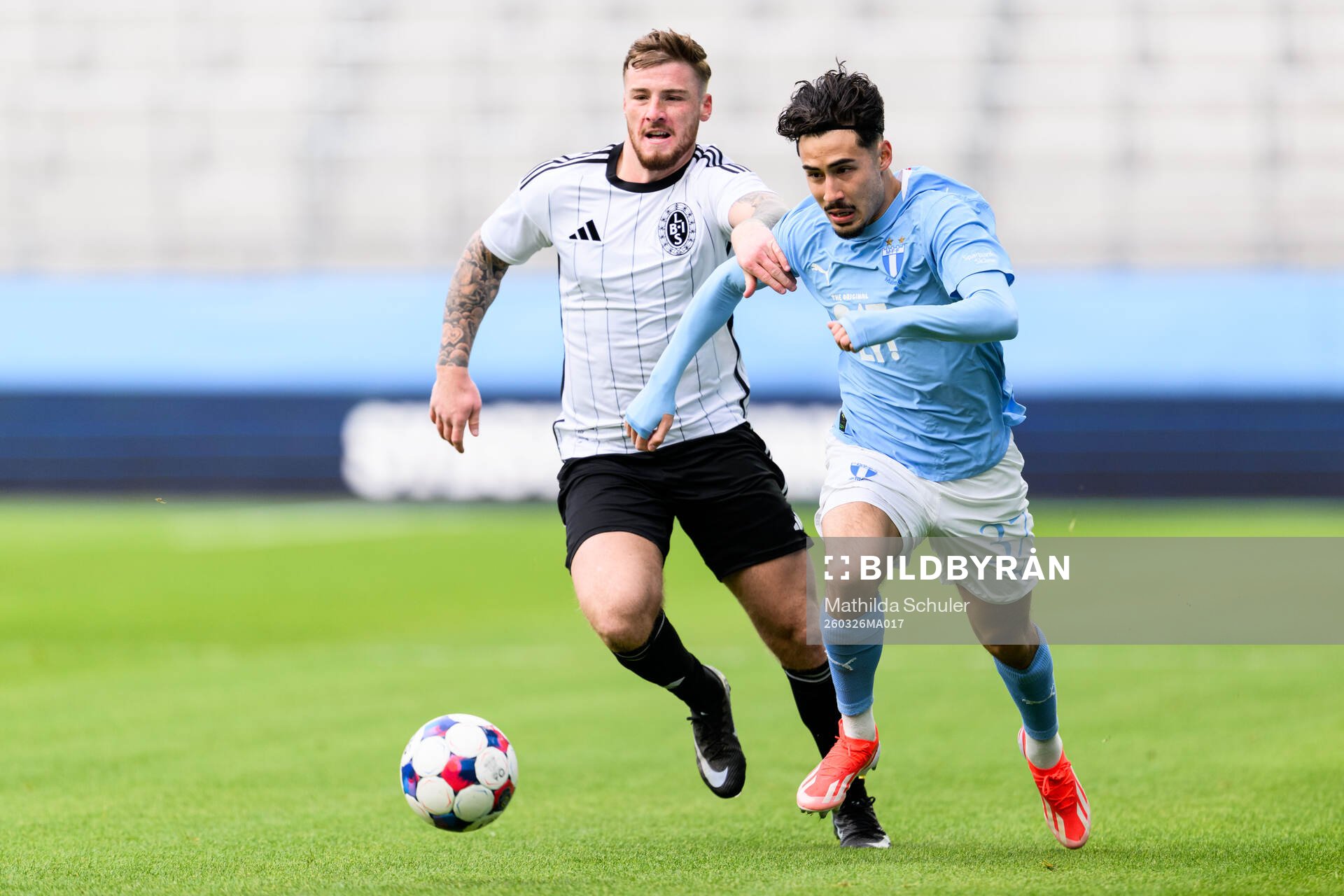 Landskronas Markus Björkqvist och Malmö FFs Adrian Skogmar