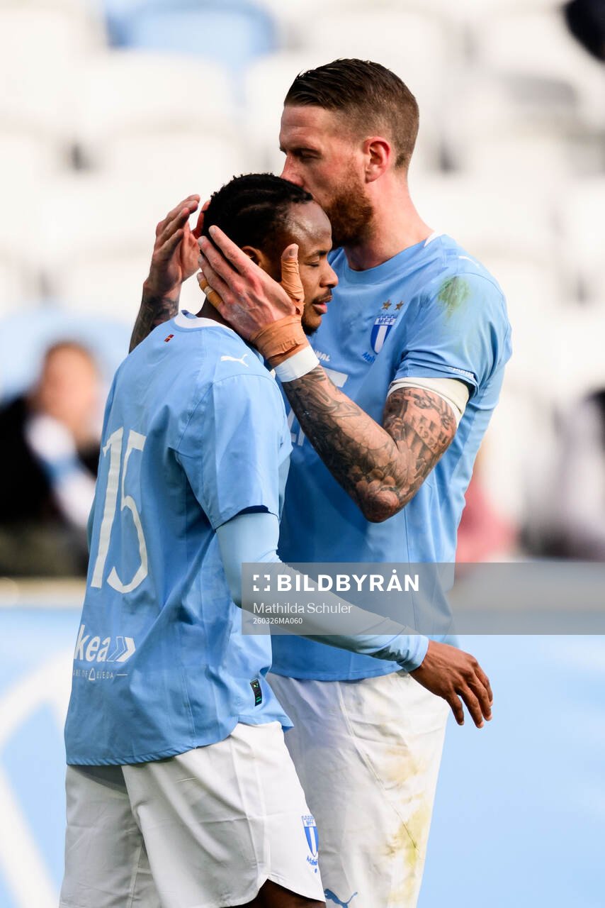 Malmö FFs Yassin Mohammed och Pontus Jansson jublar