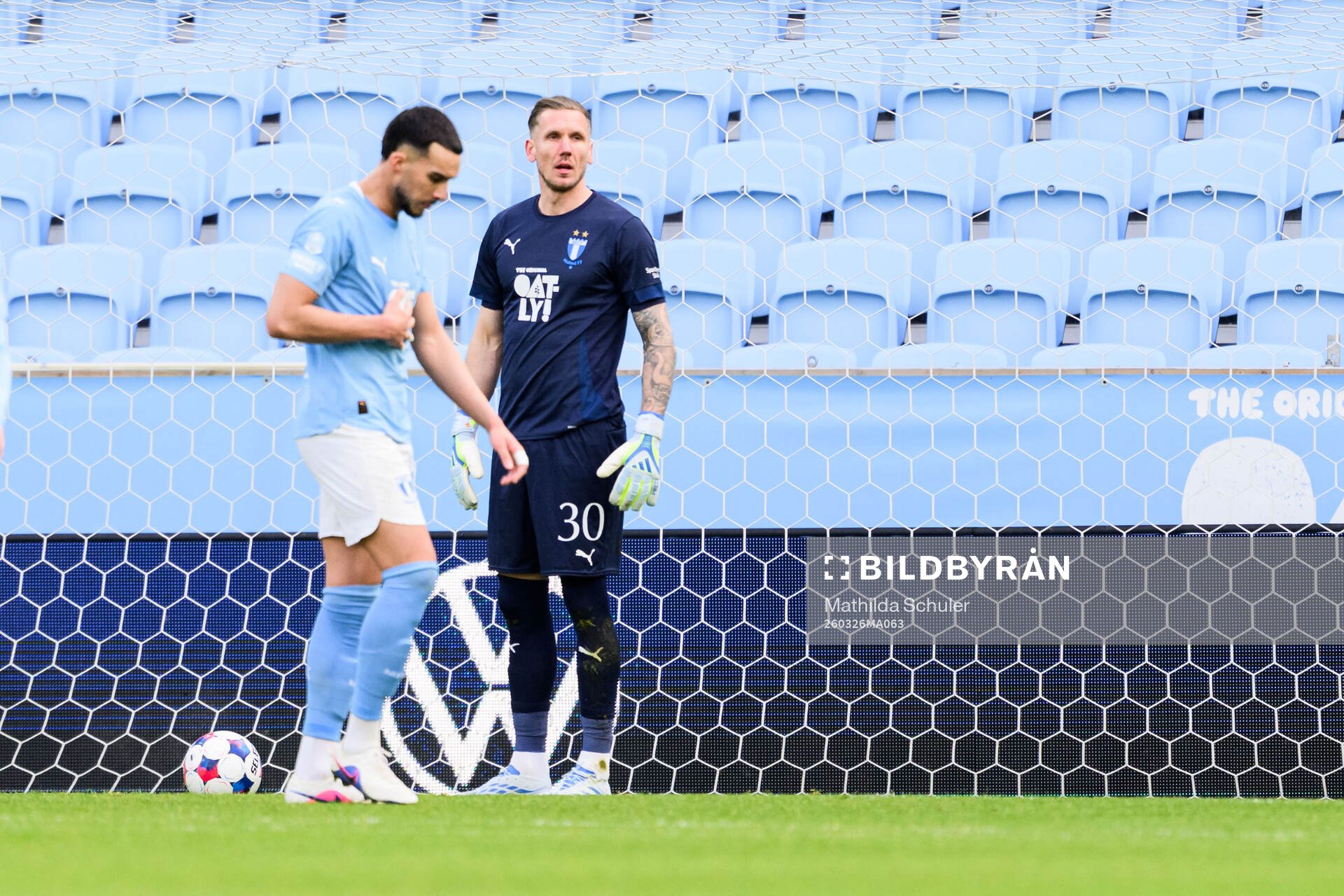 Malmö FFs målvakt Robin Olsen deppar