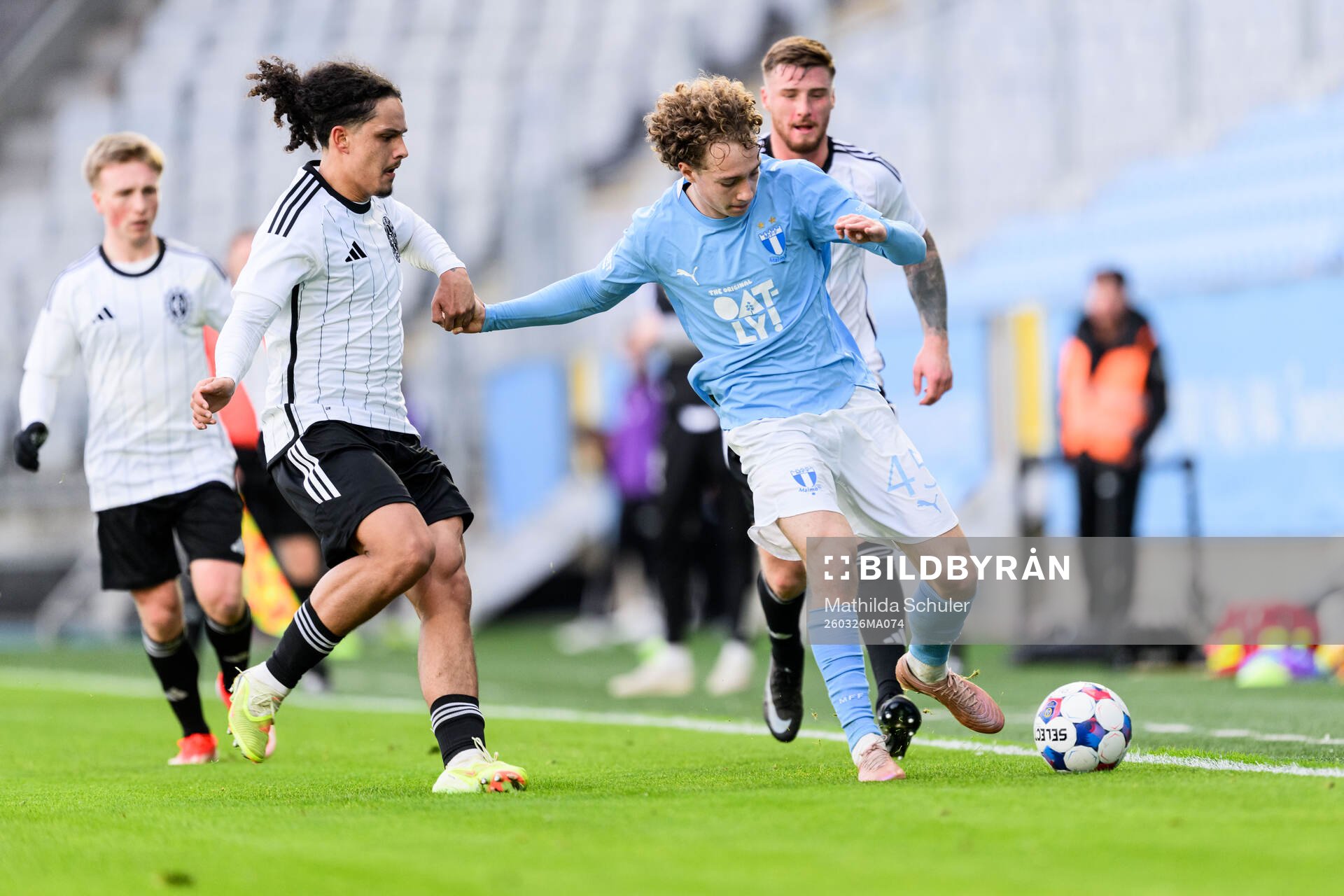 Landskronas André Alvarez Perez och Malmö FFs Anton Höög