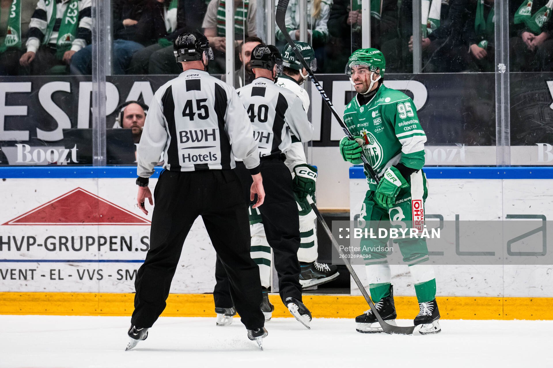 Färjestads Viktor Lodin och Rögles Mark Friedman