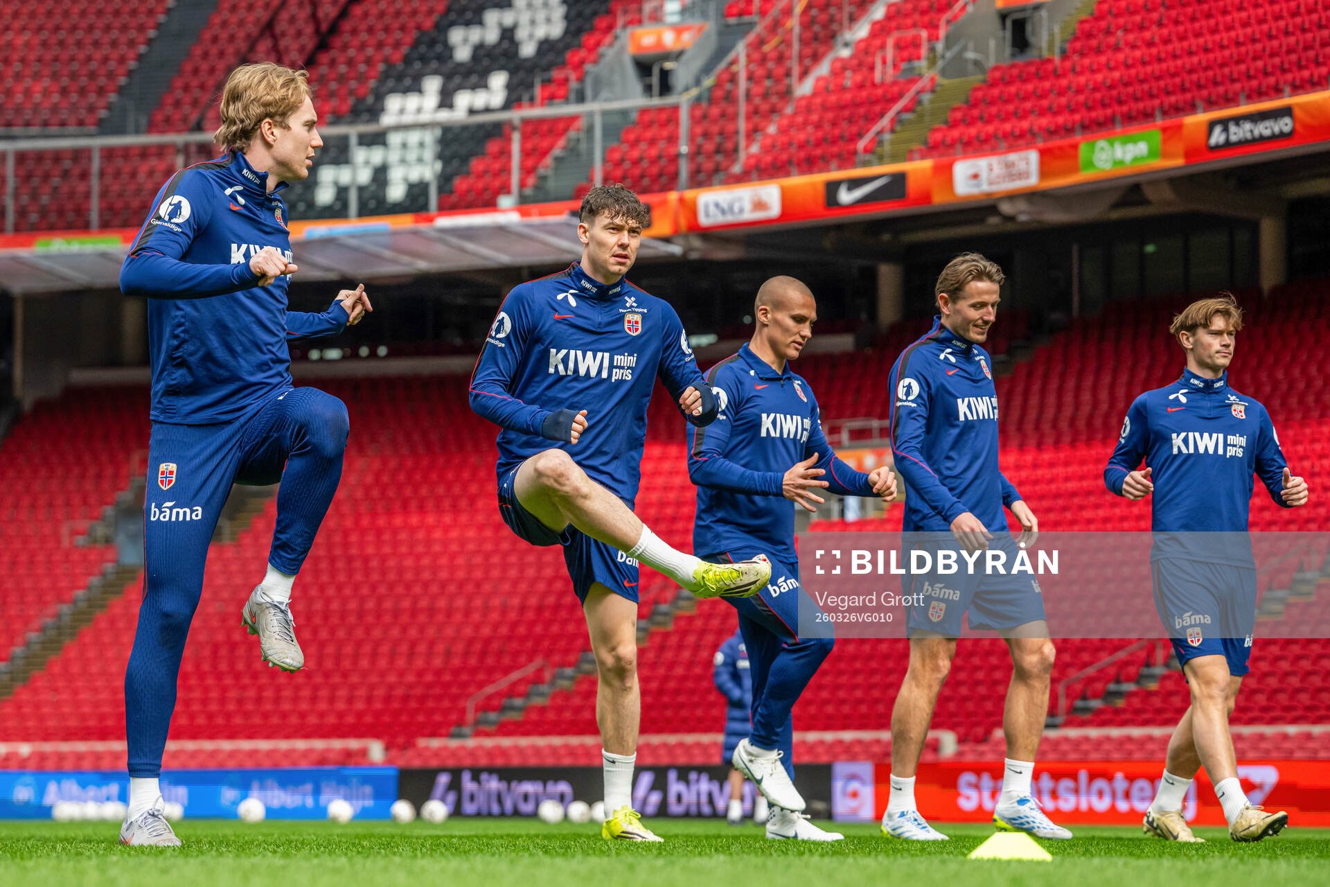 Kristian Thorstvedt, Jørgen Strand Larsen and players of