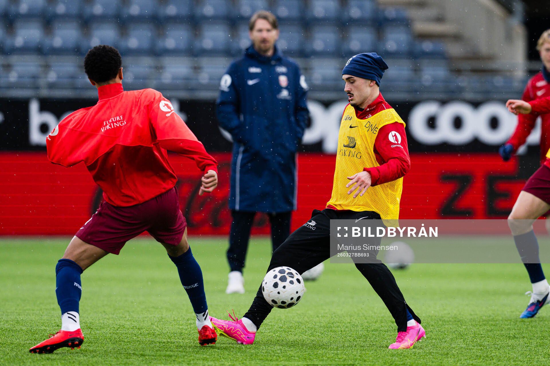 Marius Broholm of Norway warms up