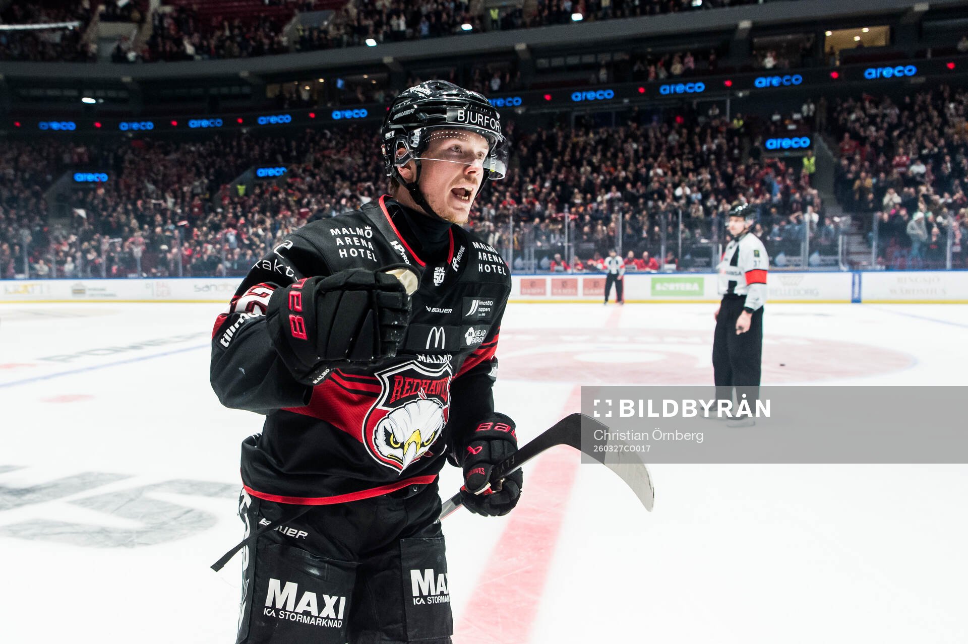Malmö Redhawks Linus Öberg jublar