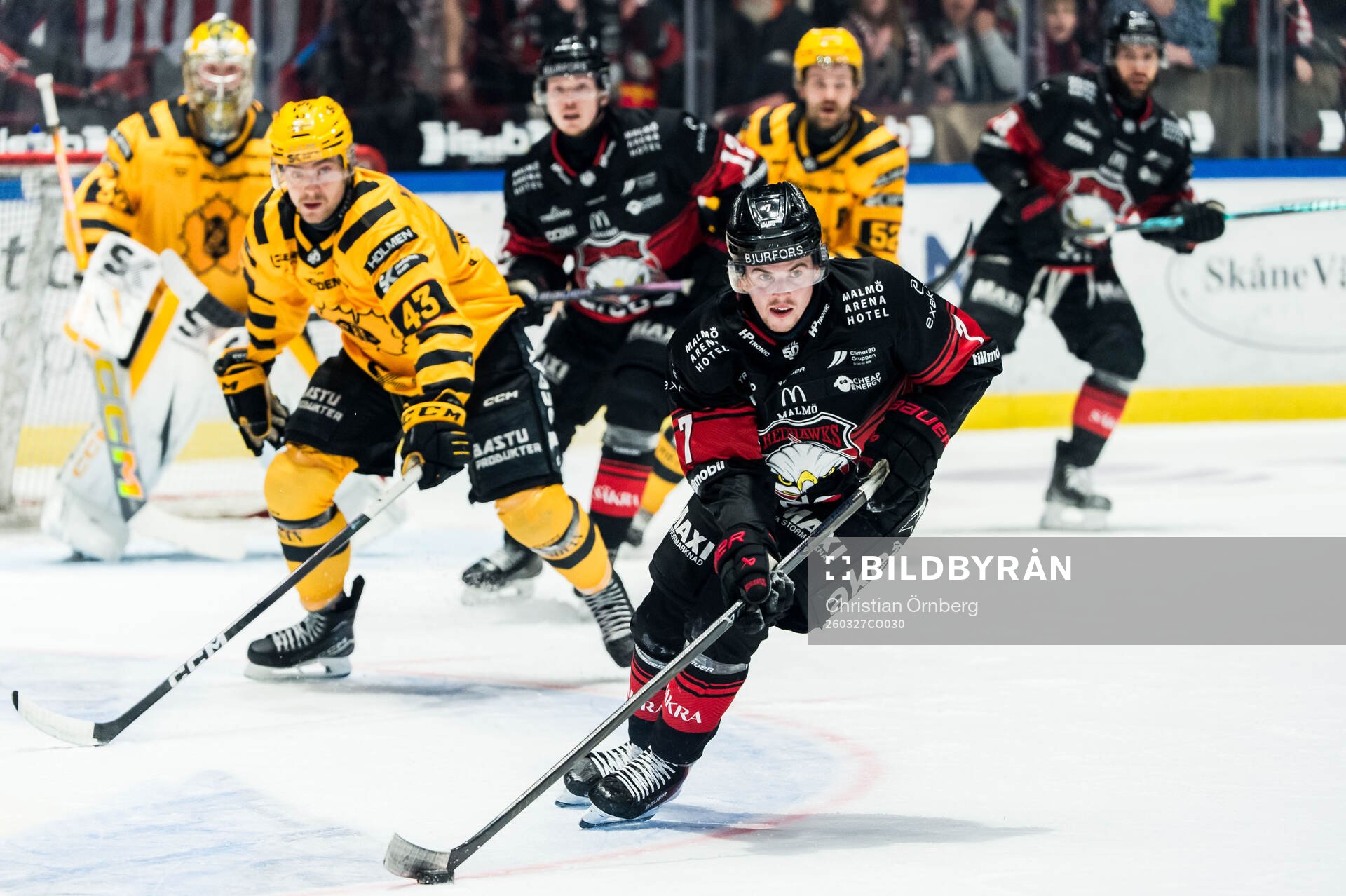 Malmö Redhawks Topi Niemelä och Skellefteås Max Krogdahl
