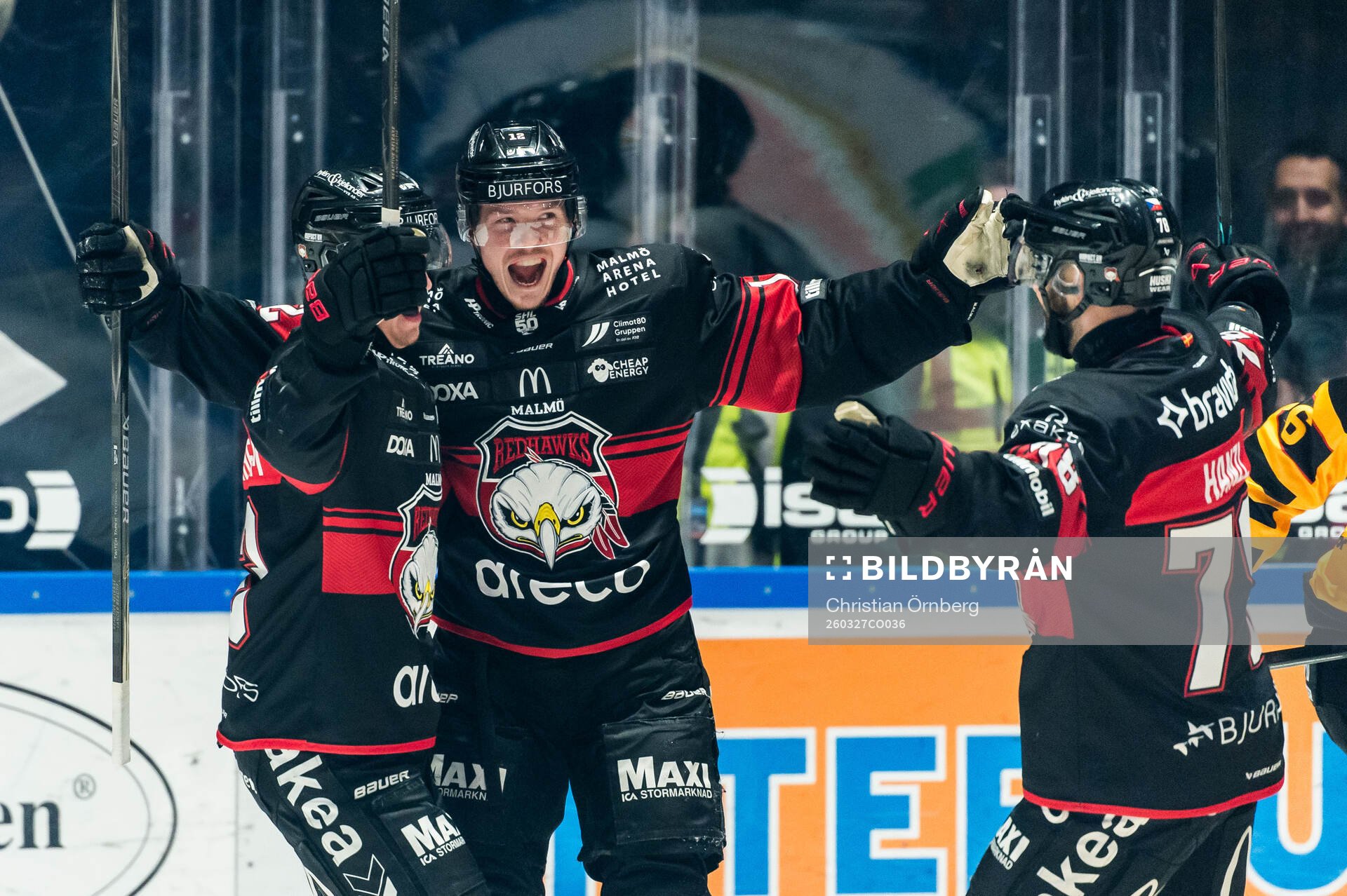 Malmö Redhawks Linus Öberg jublar