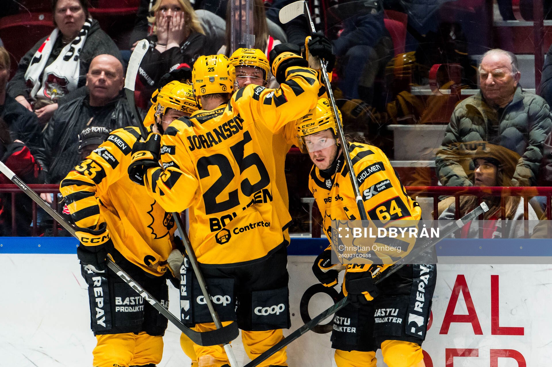 Skellefteås Jonathan Pudas jublar