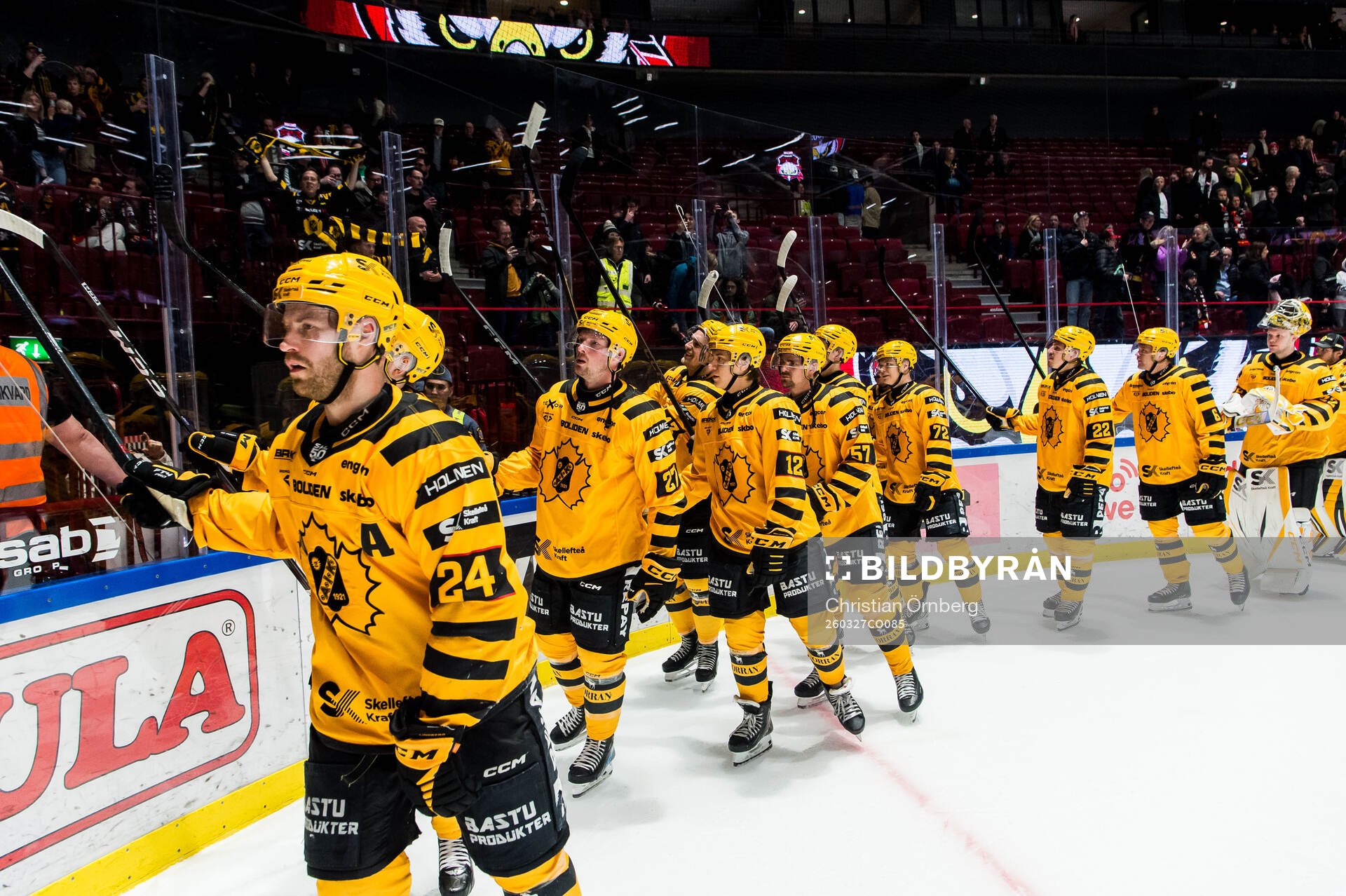 Malmö Redhawks spelare jublar