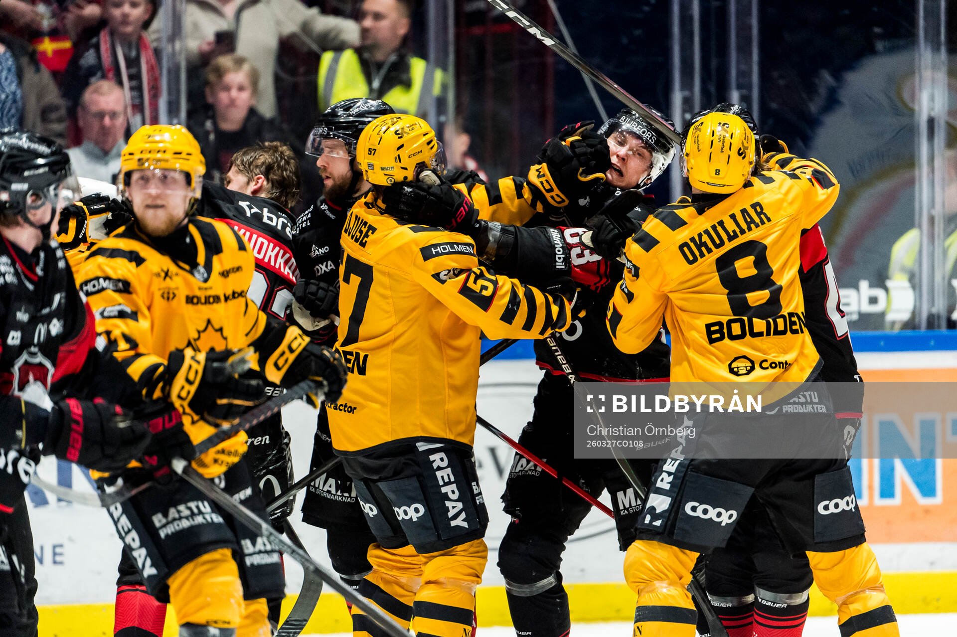 Skellefteås Emil Djuse och Malmö Redhawks Fredrik