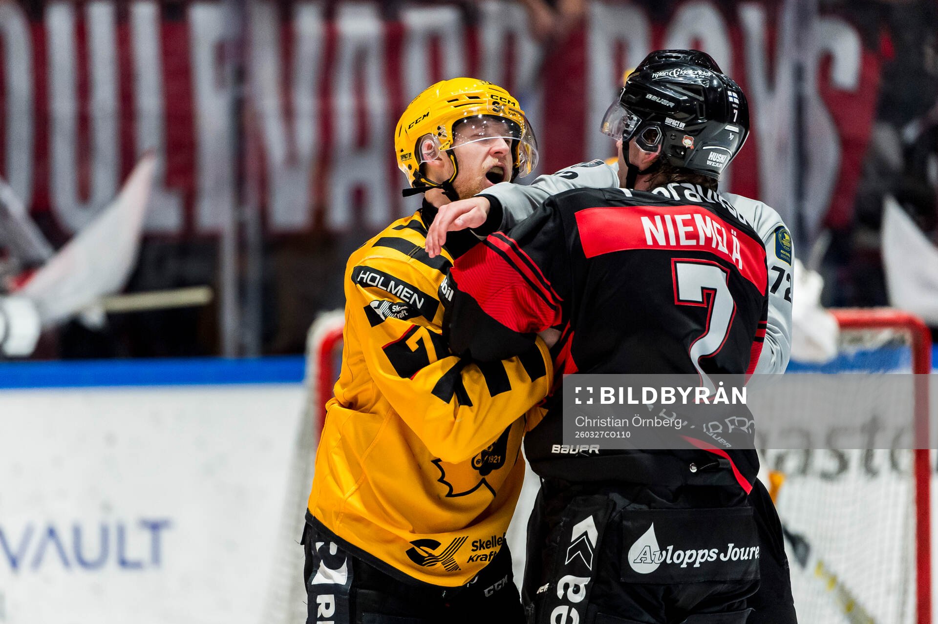 Skellefteås Jonathan Davidsson och Malmö Redhawks Topi