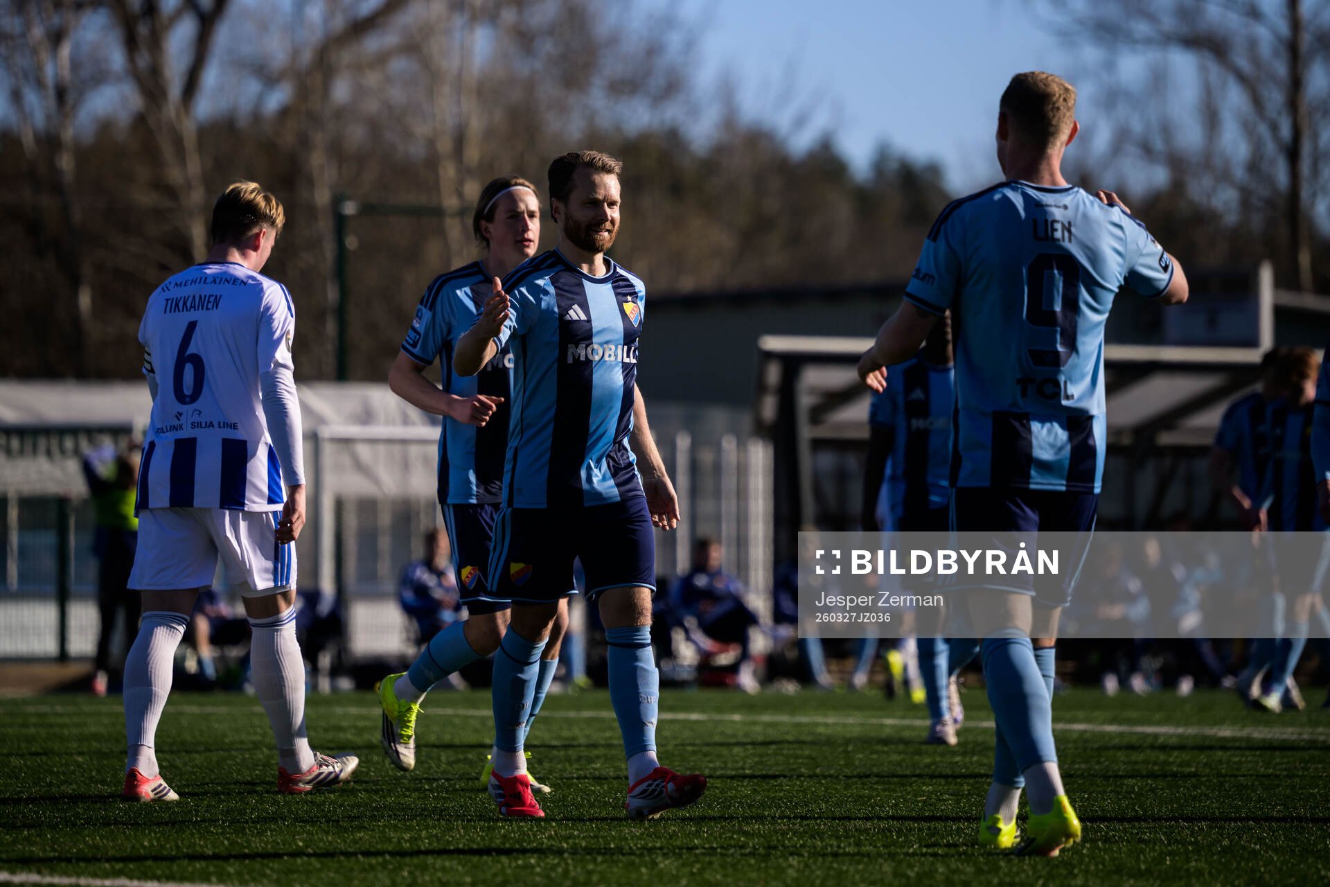 Djurgårdens Jacob Une jublar