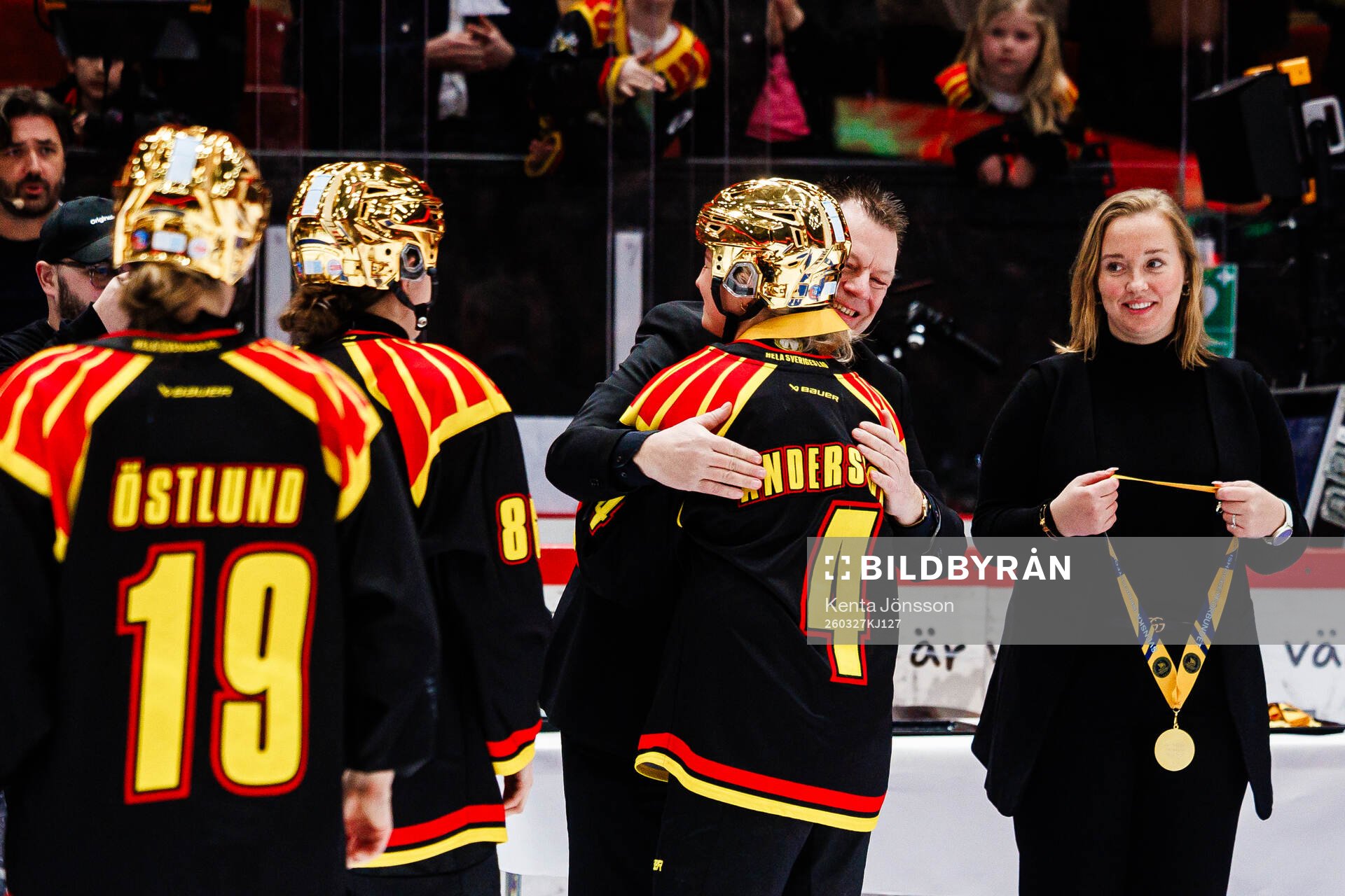 Brynäs spelare tar emot guldmedaljerna