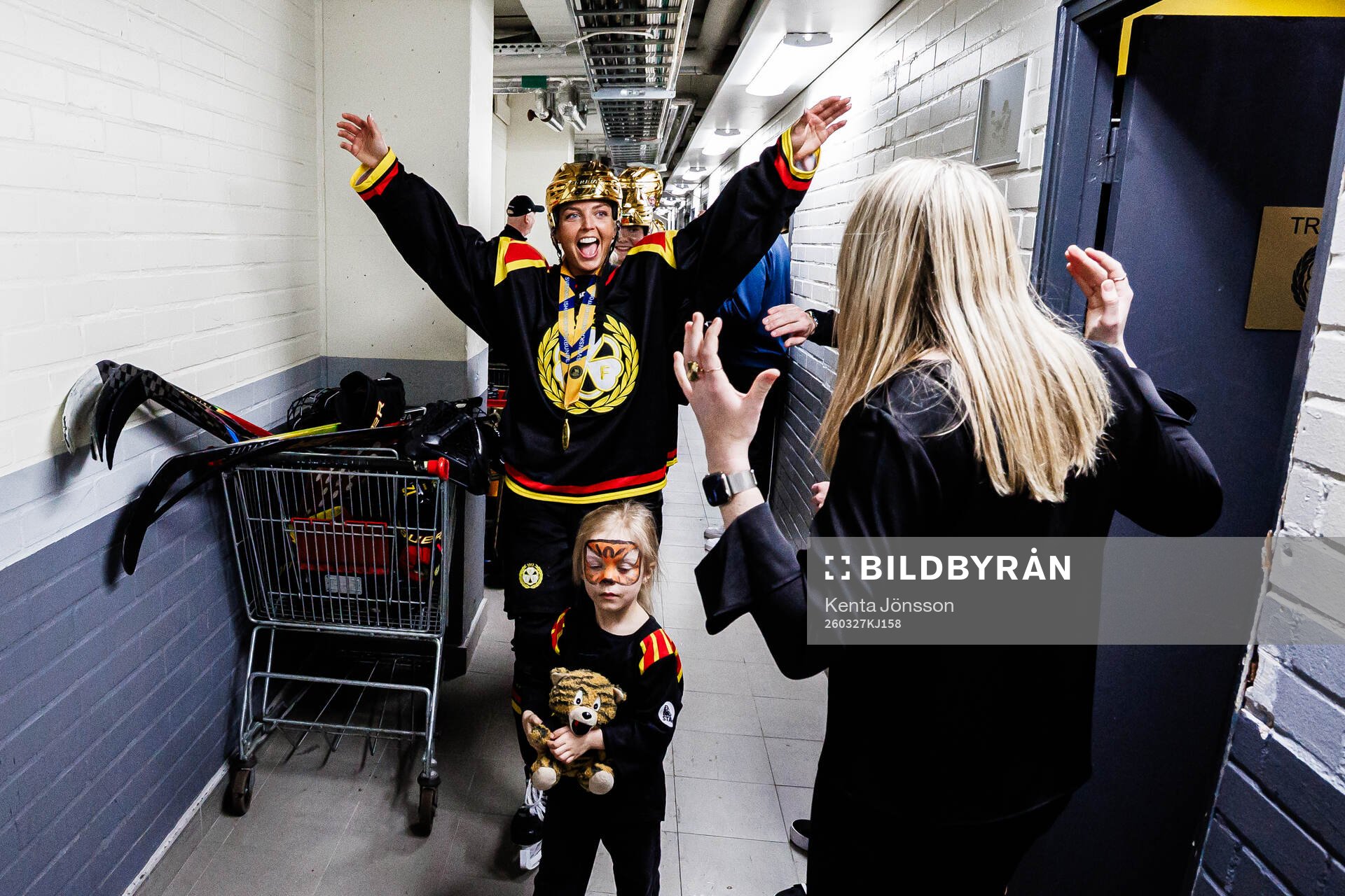 Brynäs Mina Waxin jublar