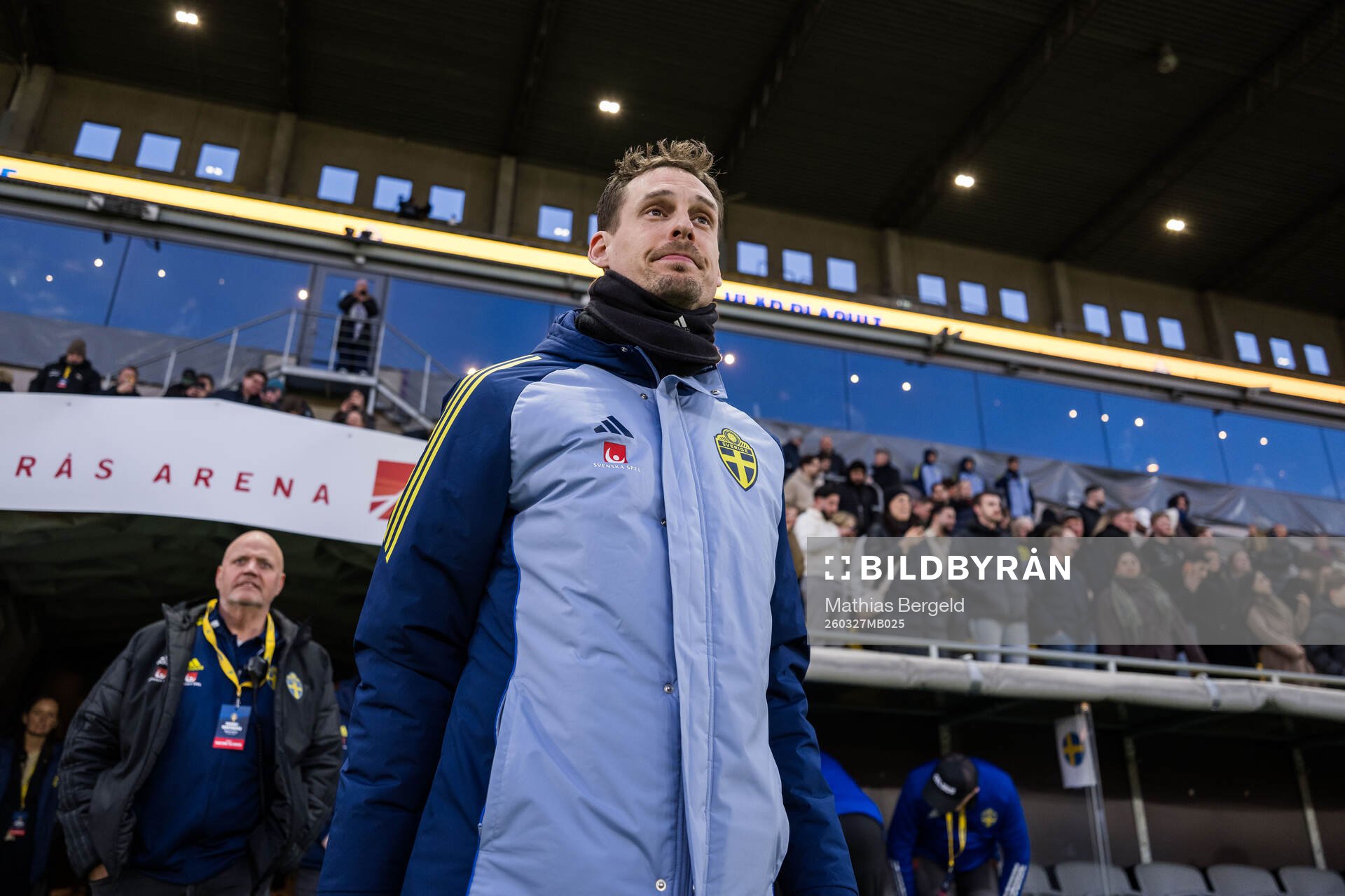Head coach Daniel Bäckström of Sweden