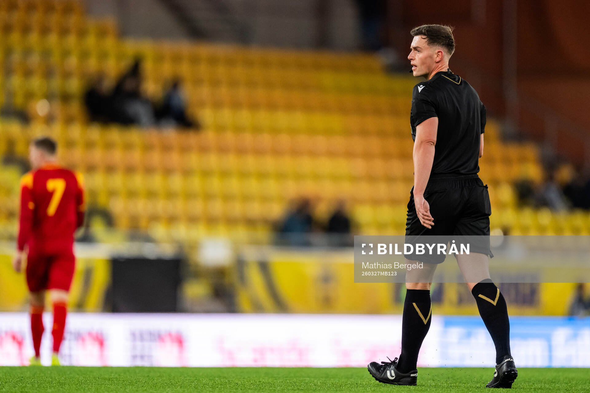 Referee Jamie Robinson
