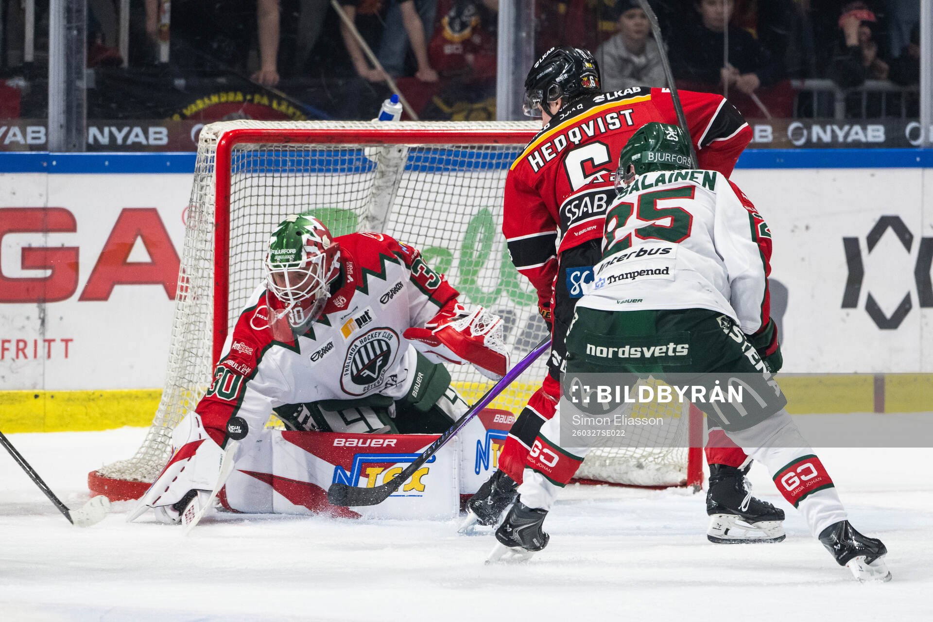 Frölundas målvakt Tobias Normann och Luleås Isac Hedqvist