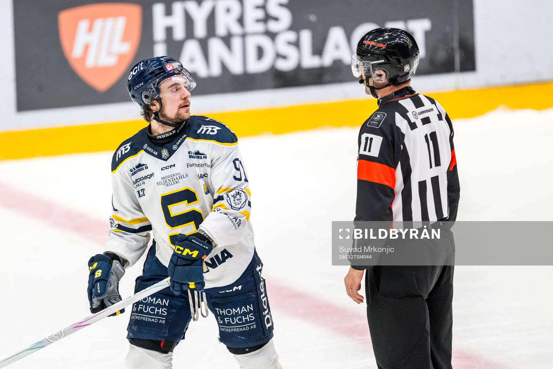 Södertäljes Andrew Vanderbeck och Domare Daniel Wessner