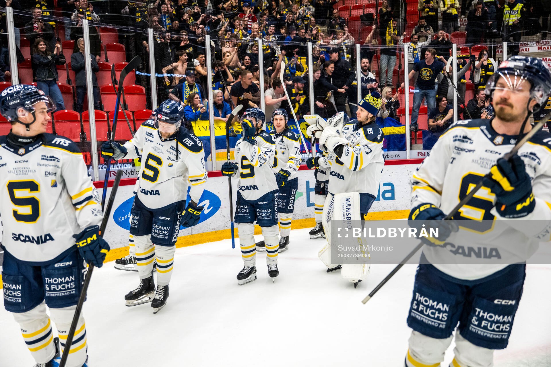 Södertäljes spelare jublar