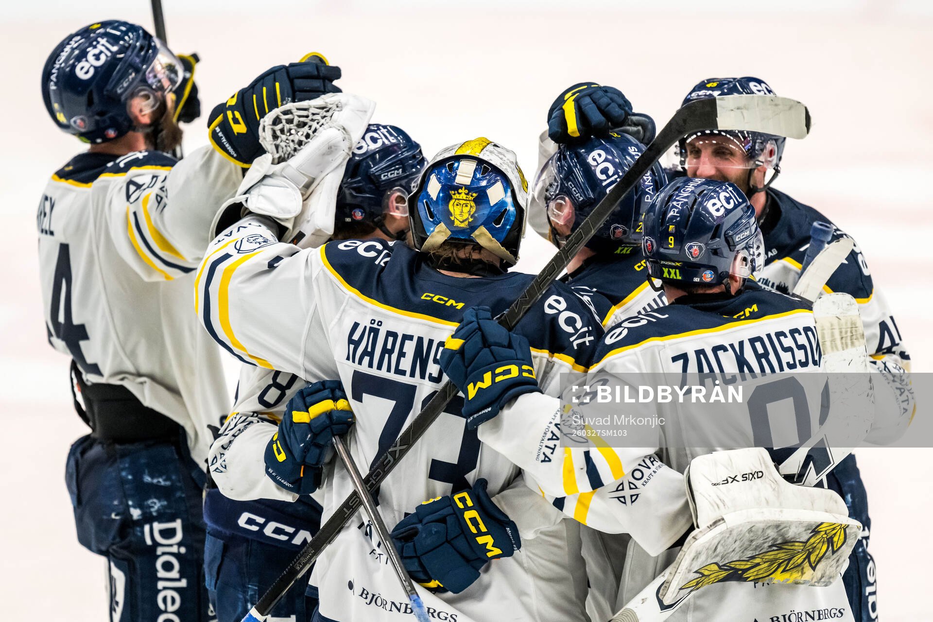 Södertäljes målvakt Love Härenstam jublar