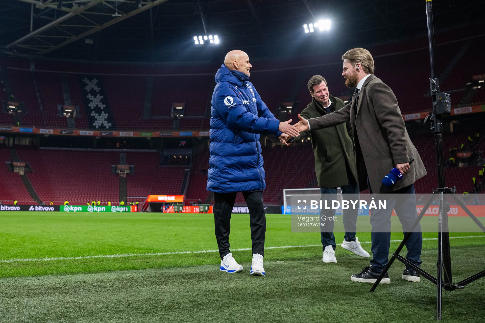 Ståle Solbakken, head coach of Norway, with Jesper