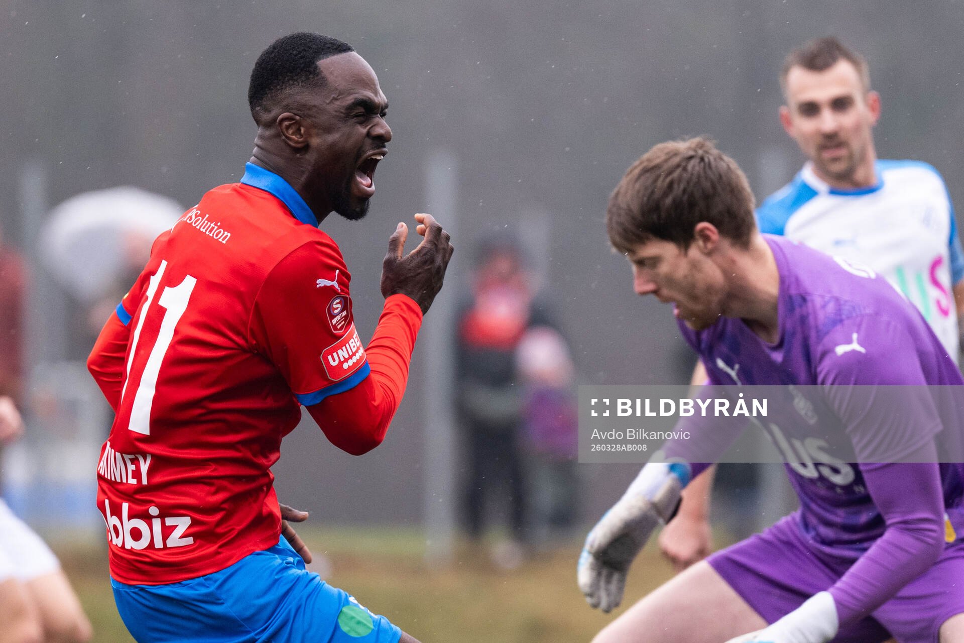 Helsingborgs Adam Akimey reagerar