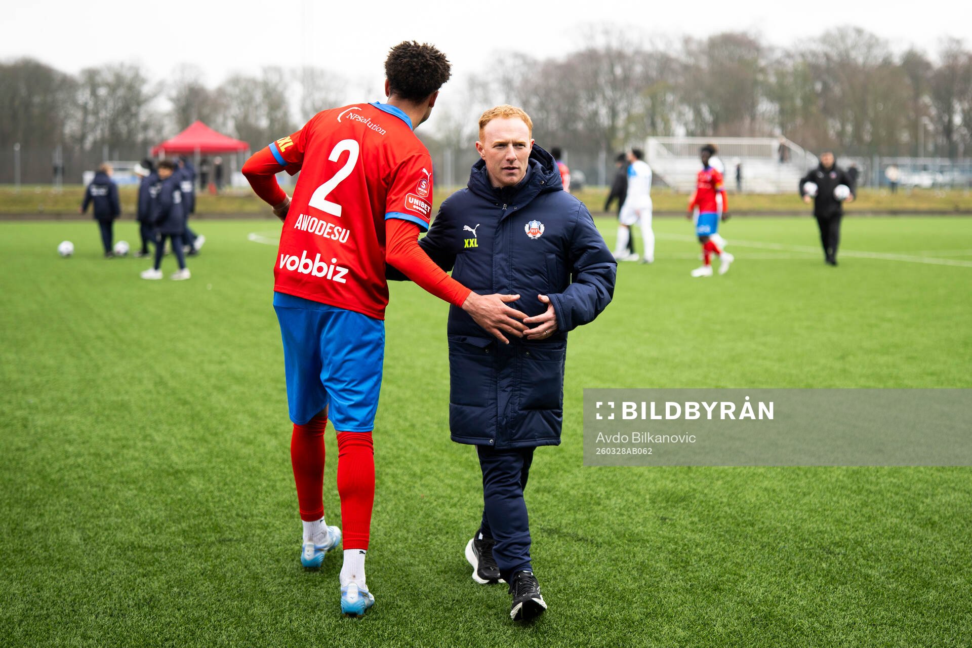 Helsingborgs Femi Awodesu och tränare Stevie Grieve