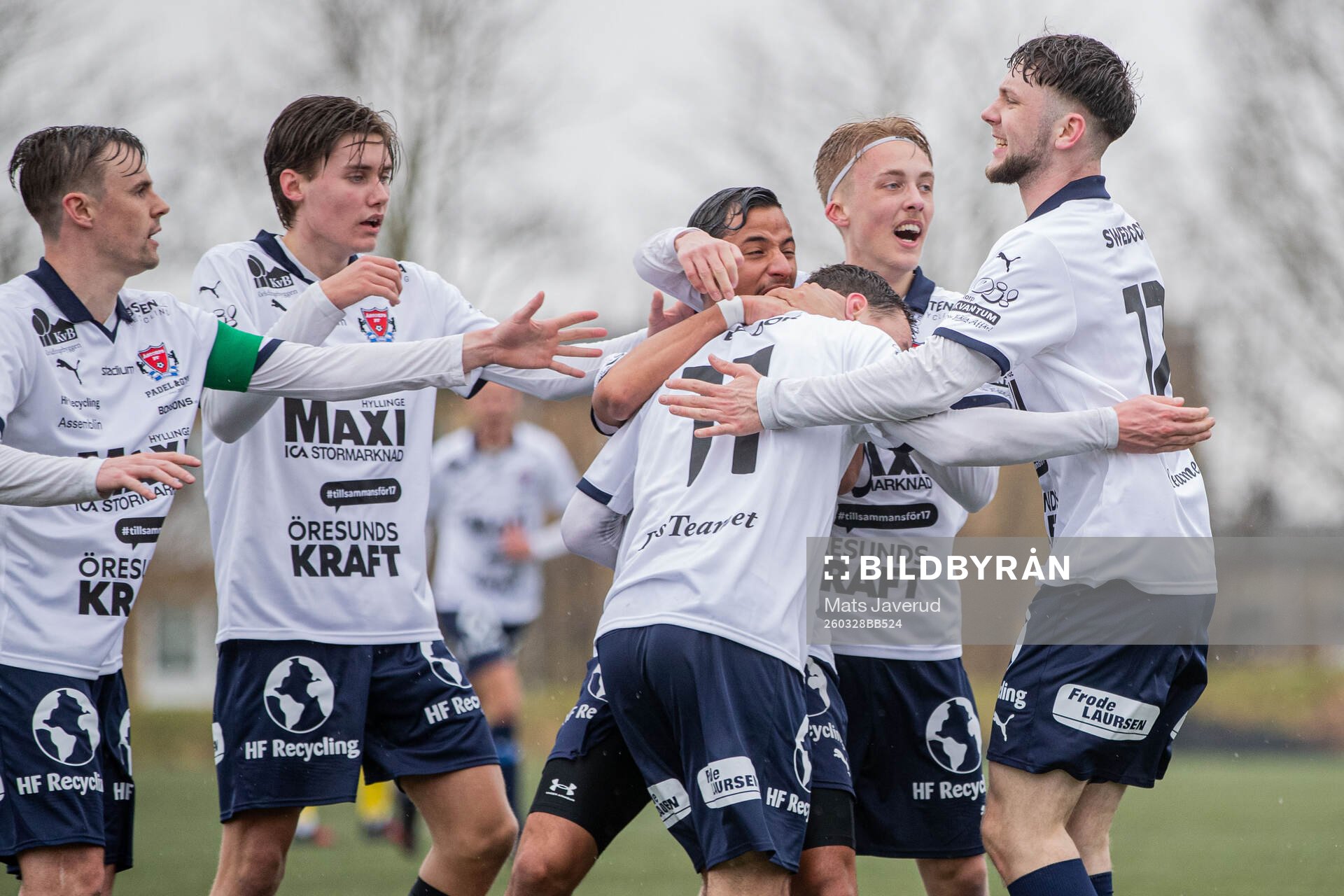 Åstorps FFs Filip Migawa jublar med lagkamrater