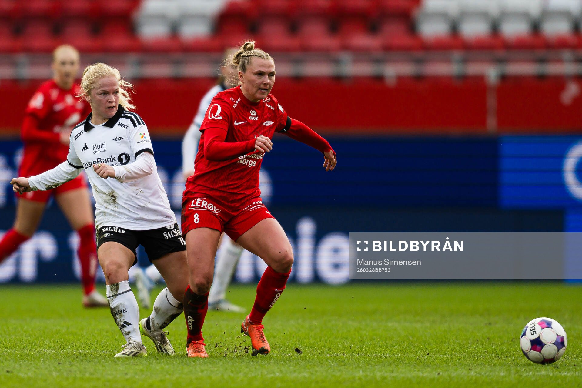 Beate Marcussen of Rosenborg and Karoline Haugland of Brann