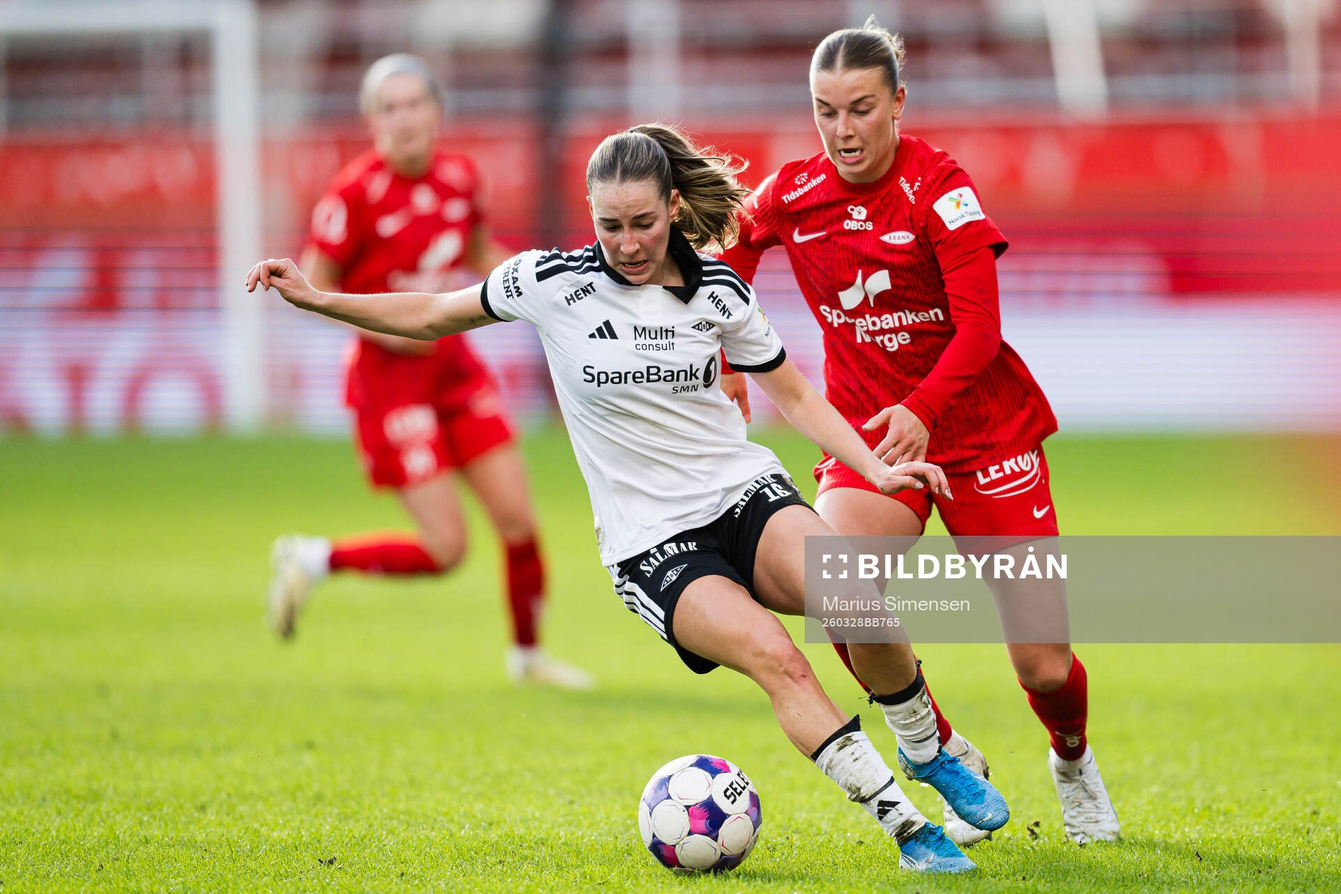 Ine Berre of Rosenborg and Dilja Yr Zomers of Brann