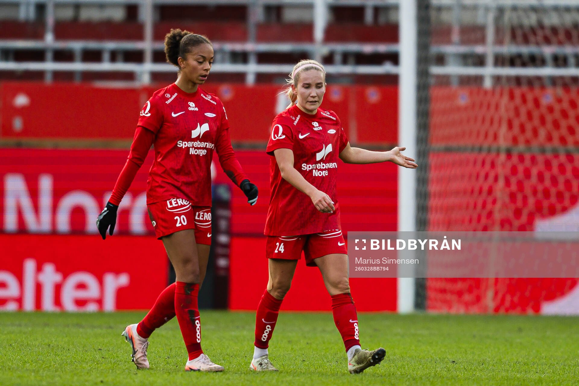 Josefine Birkelund and Nea Lehtola of Brann looks dejected