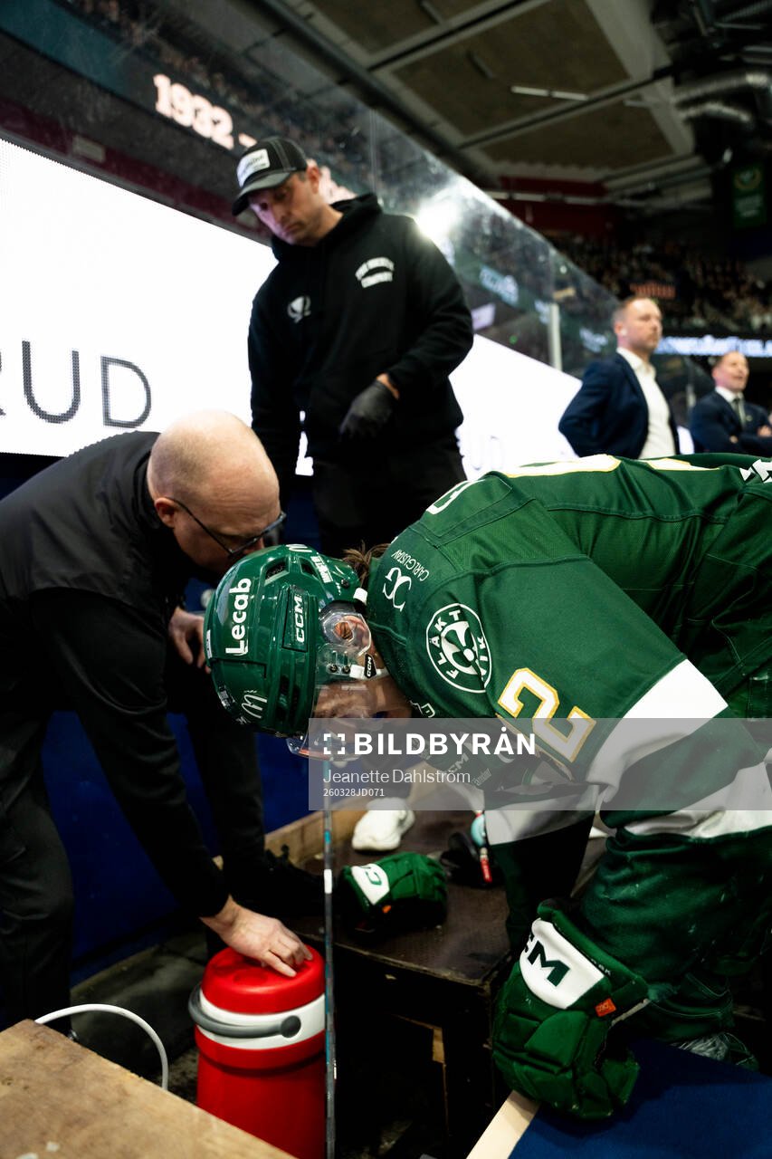Färjestads Lucas Forsell har ont