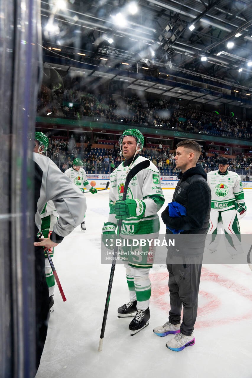Rögles Filip Johansson och Fysioterapeut Christopher