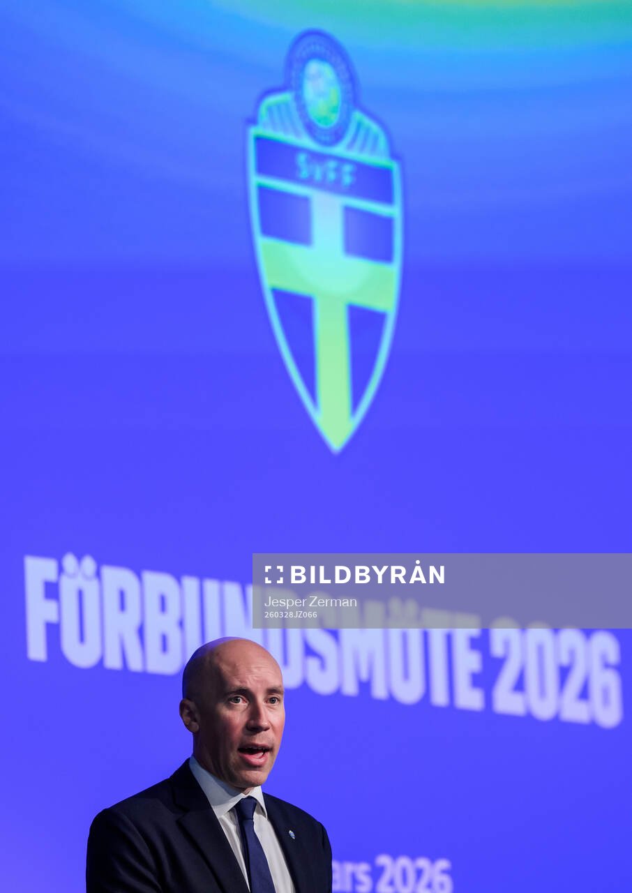 s ordförande Simon Åström