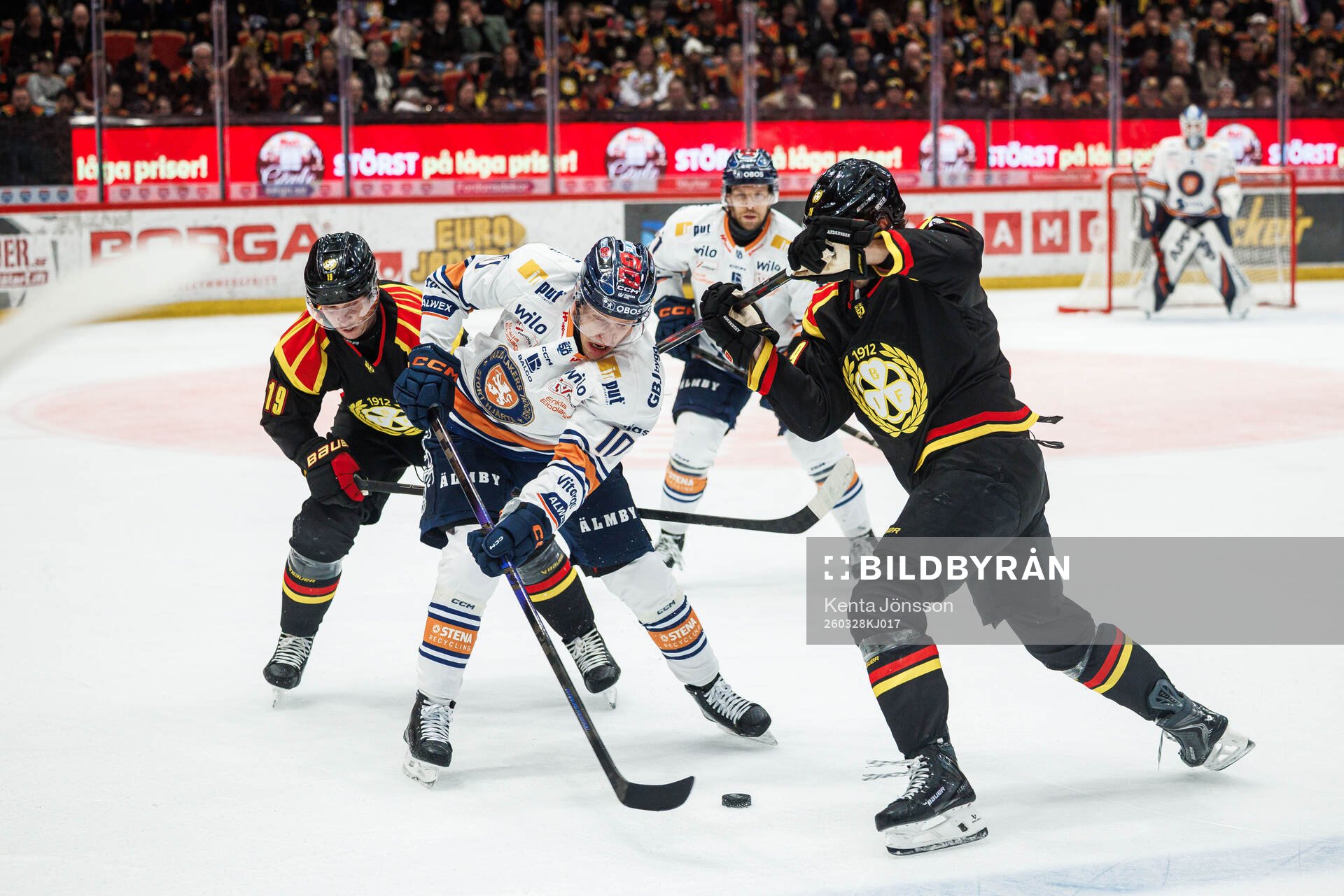 Växjös Eemeli Suomi mot Brynäs Nicklas Bäckström och