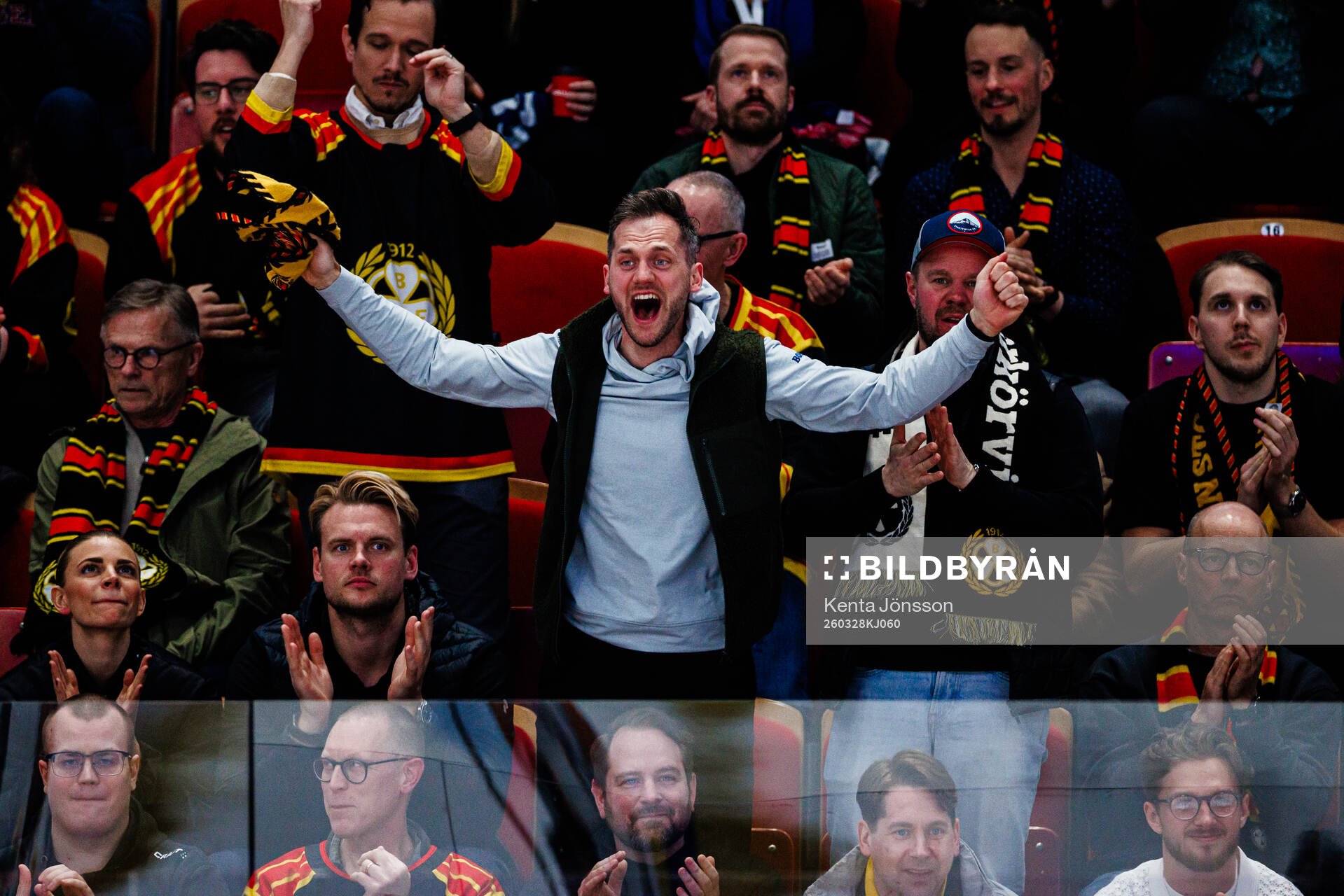 Brynäs supportrar jublar
